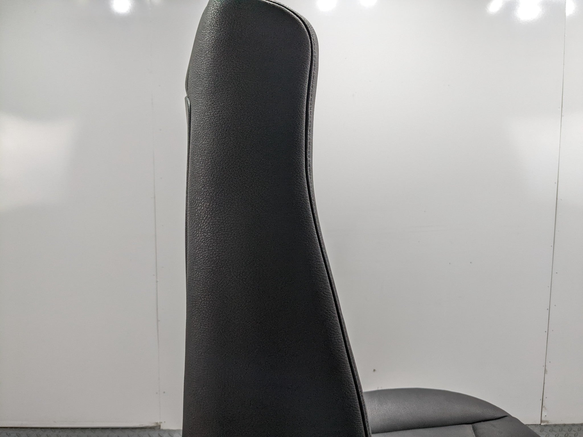 2013 - 2015 BMW X1 OEM SEAT BLACK LEATHER WITH BUCKLE FRONT RIGHT PASSENGER SIDE