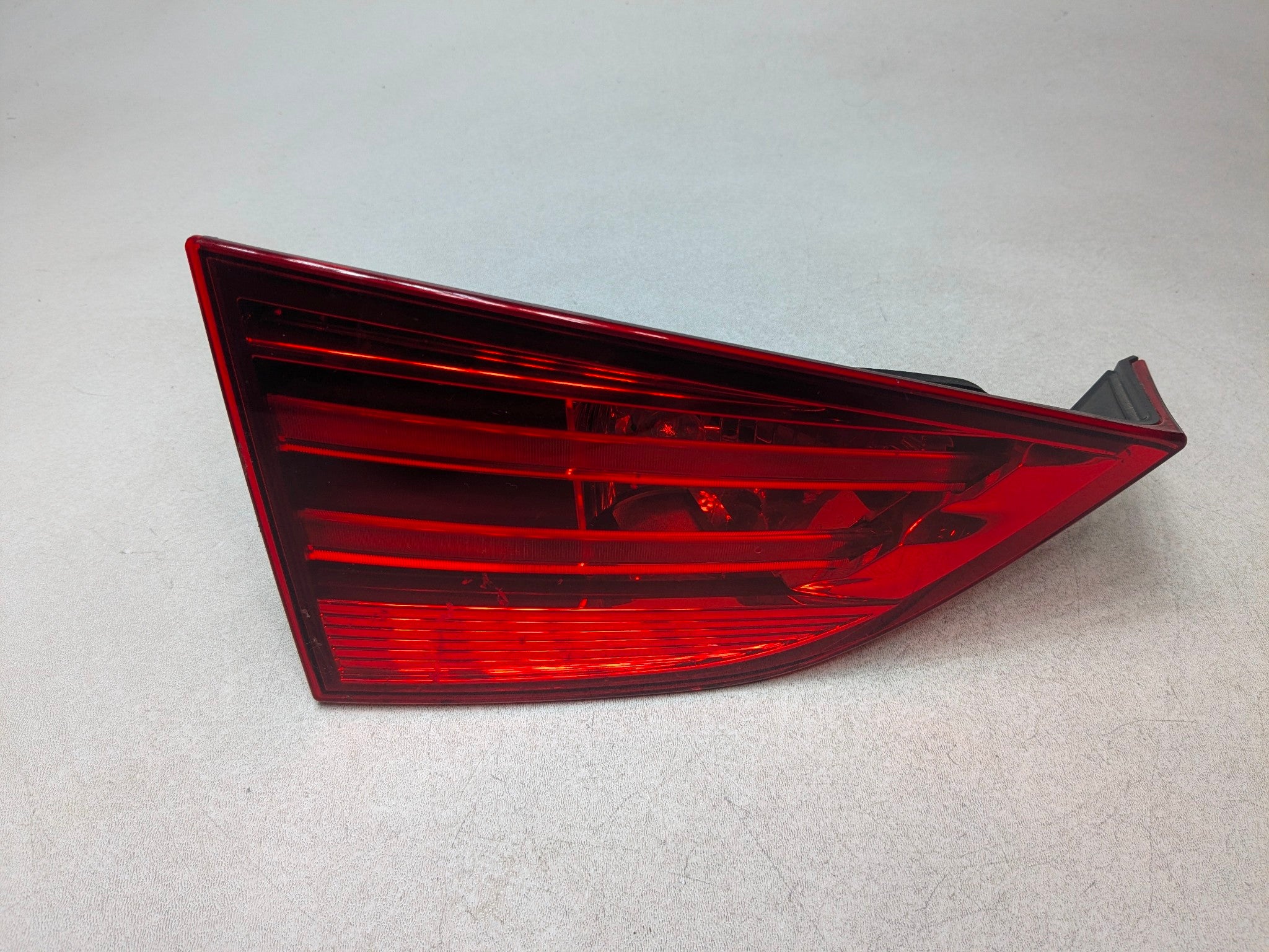 2013 - 2015 BMW X1 OEM INNER TAIL LIGHT ASSEMBLY GATE MOUNTED REAR LEFT SIDE
