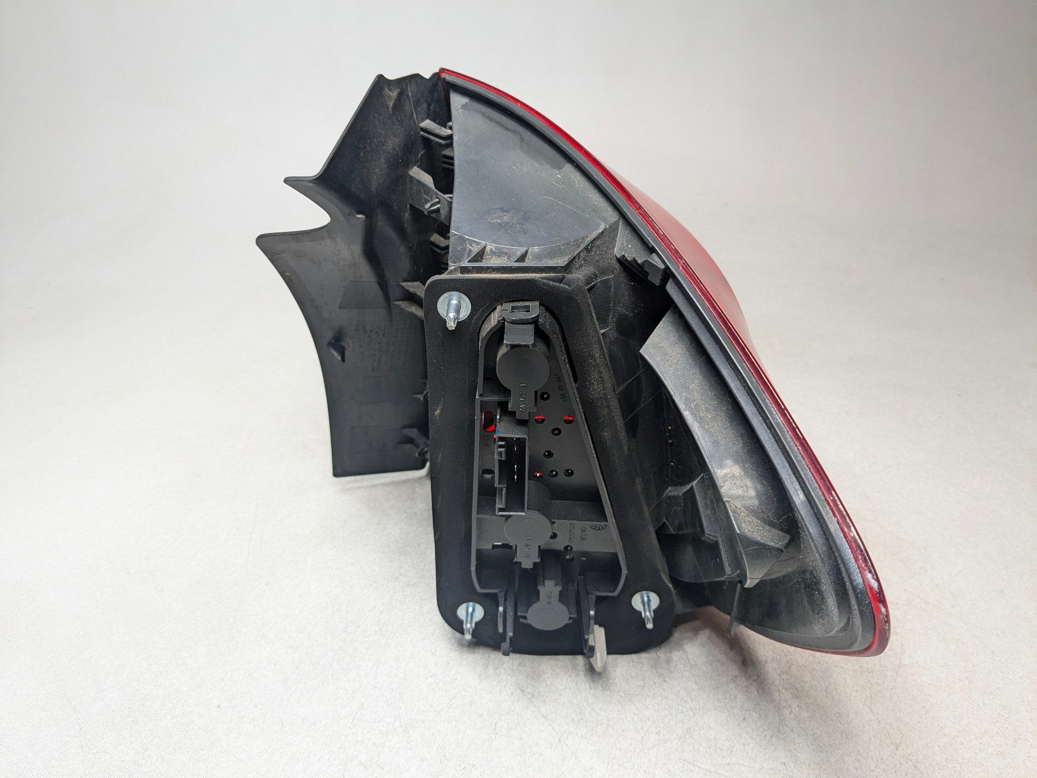 2013 - 2015 BMW X1 OEM OUTER TAIL LIGHT ASSEMBLY QUARTER MOUNTED REAR LEFT SIDE