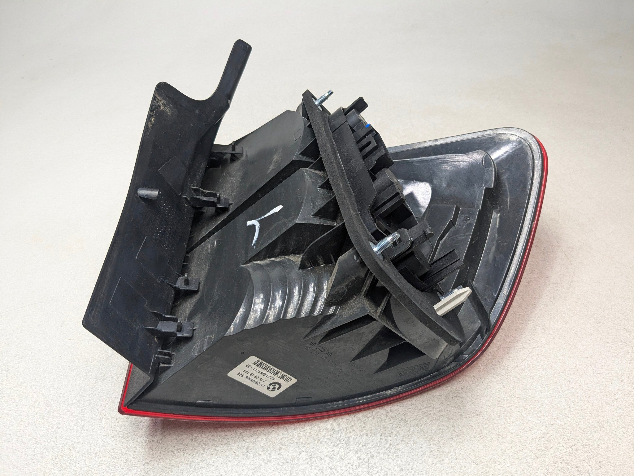 2013 - 2015 BMW X1 OEM OUTER TAIL LIGHT ASSEMBLY QUARTER MOUNTED REAR LEFT SIDE