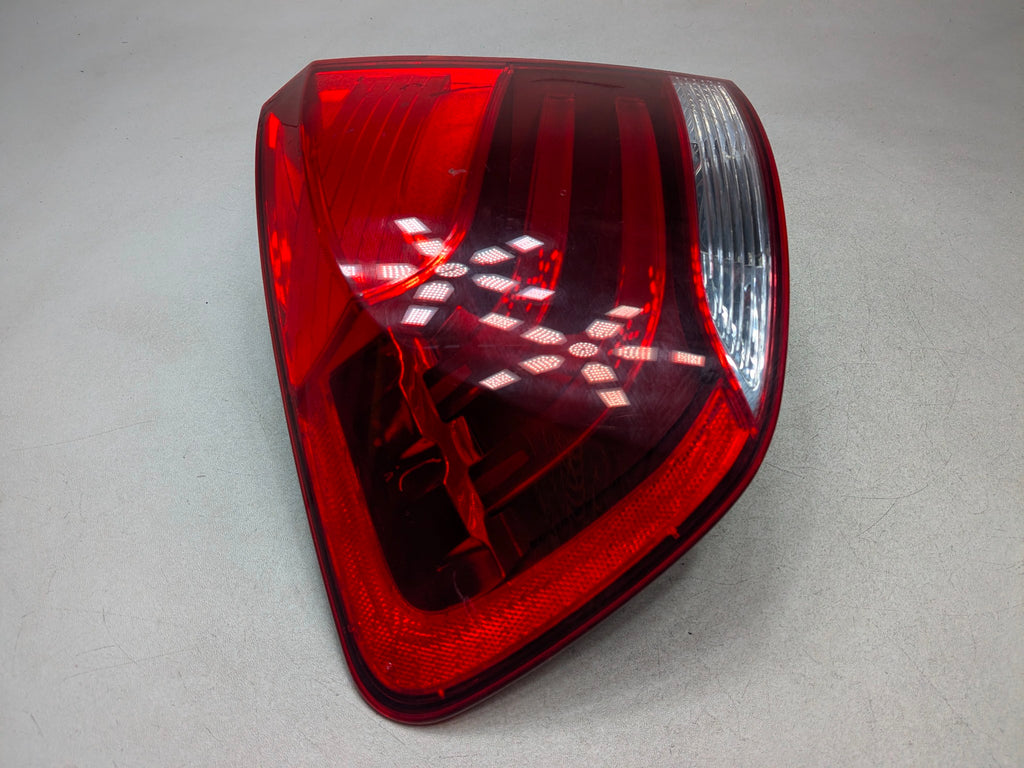 2013 - 2015 BMW X1 OEM OUTER TAIL LIGHT ASSEMBLY QUARTER MOUNTED REAR LEFT SIDE