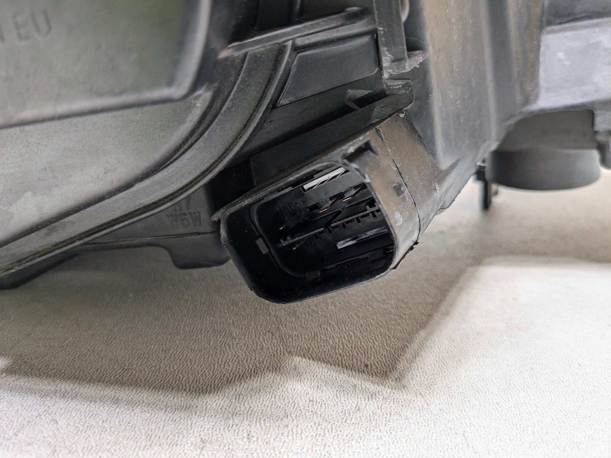 2013 - 2015 BMW X1 OEM HALOGEN HEADLIGHT LAMP ASSEMBLY FRONT LEFT DRIVER SIDE