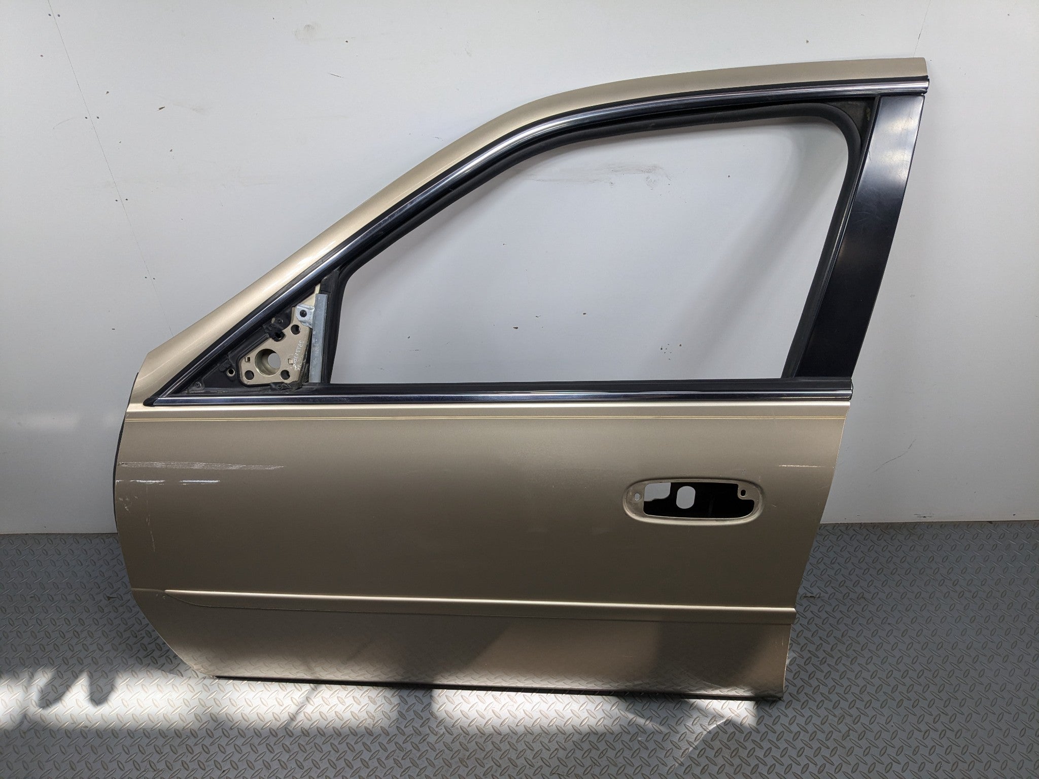 2000 - 2005 CADILLAC DEVILLE OEM DOOR SHELL PANEL LIGHT CASHMERE FRONT LEFT SIDE