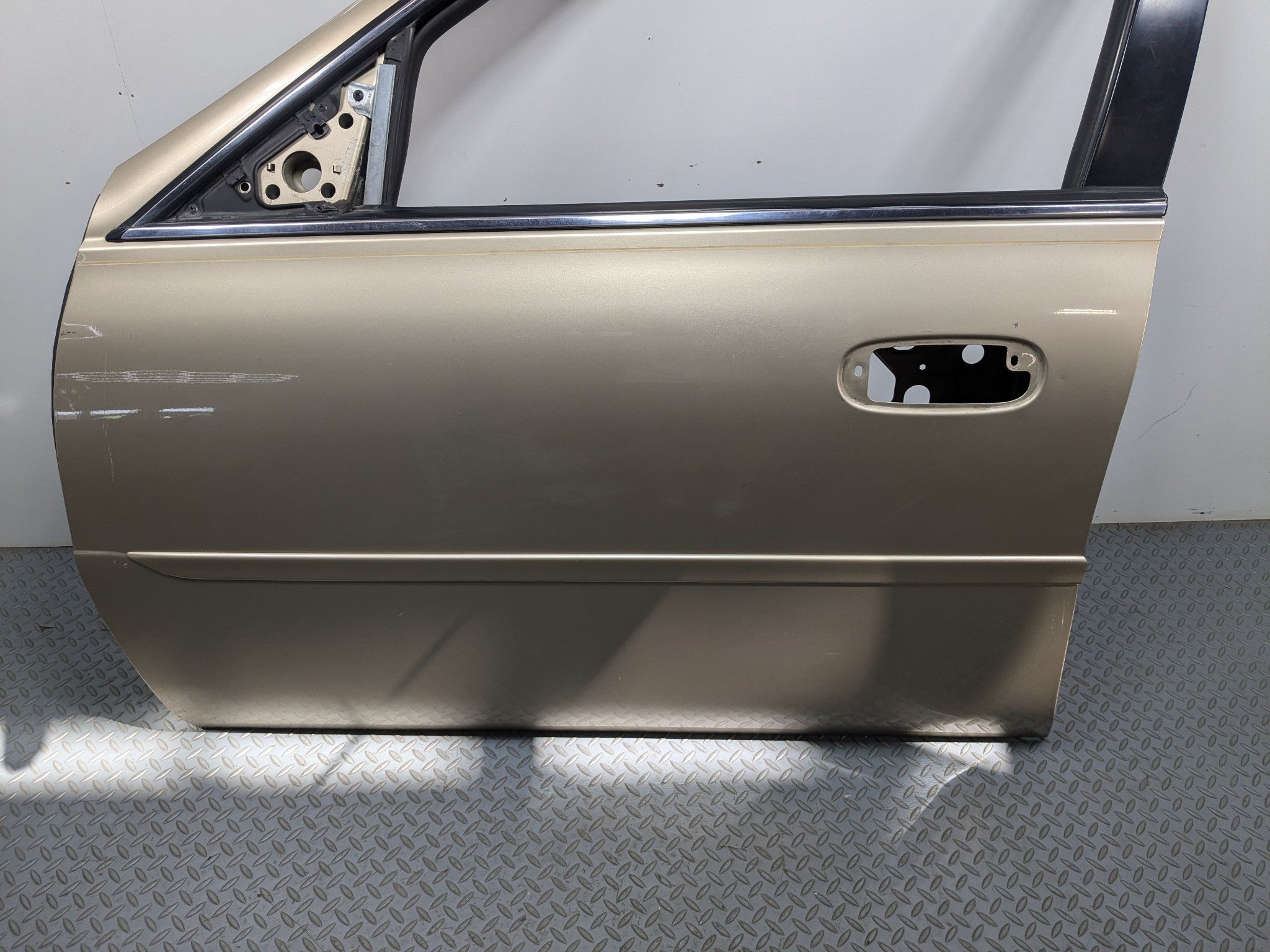 2000 - 2005 CADILLAC DEVILLE OEM DOOR SHELL PANEL LIGHT CASHMERE FRONT LEFT SIDE