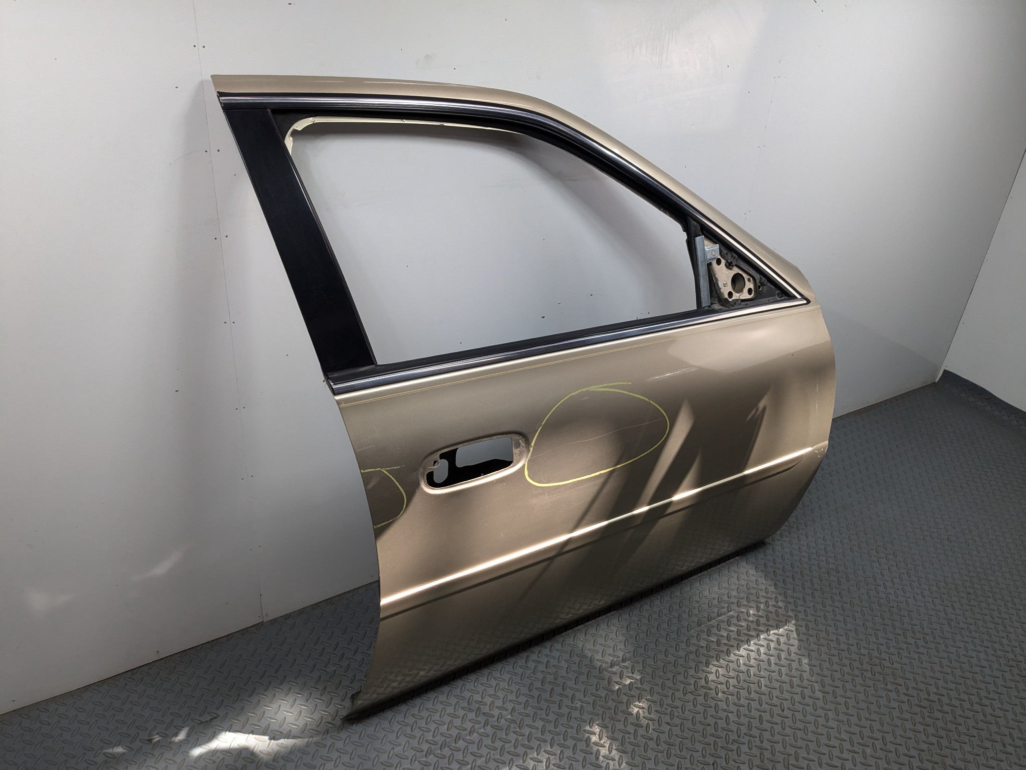 00 - 05 CADILLAC DEVILLE OEM DOOR SHELL PANEL LIGHT CASHMERE FRONT RIGHT SIDE