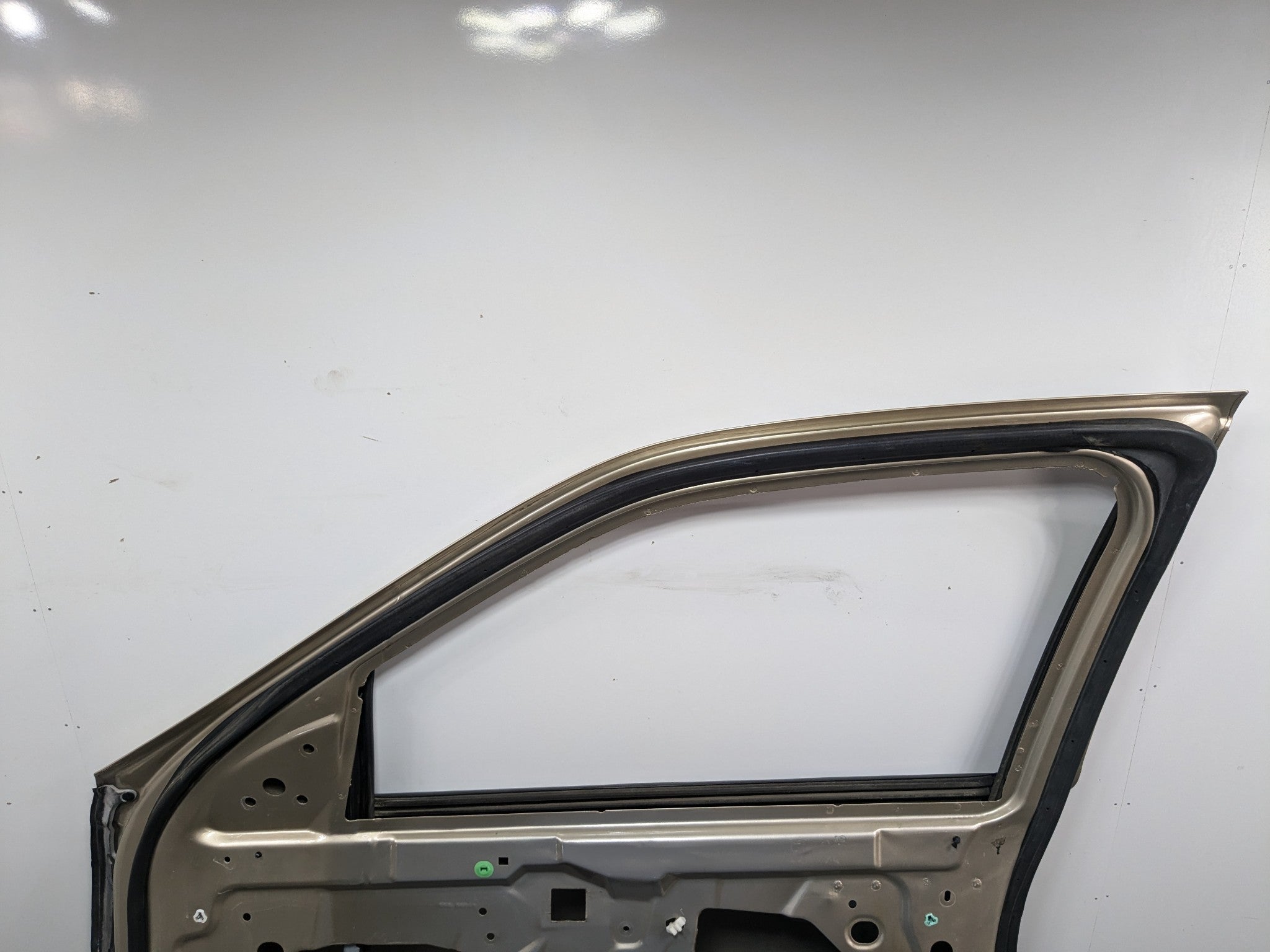 00 - 05 CADILLAC DEVILLE OEM DOOR SHELL PANEL LIGHT CASHMERE FRONT RIGHT SIDE