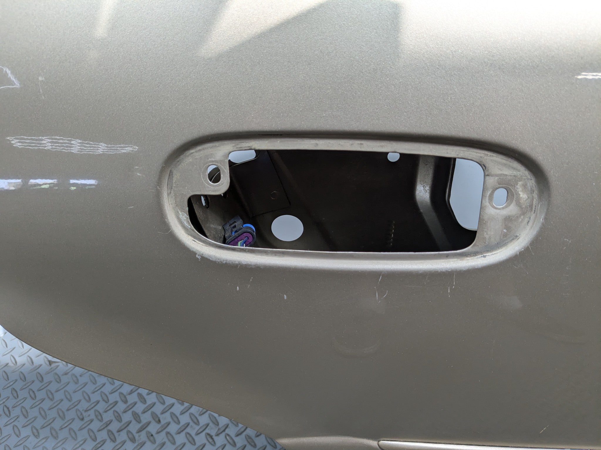 2000 - 2005 CADILLAC DEVILLE OEM DOOR SHELL PANEL LIGHT CASHMERE REAR RIGHT SIDE