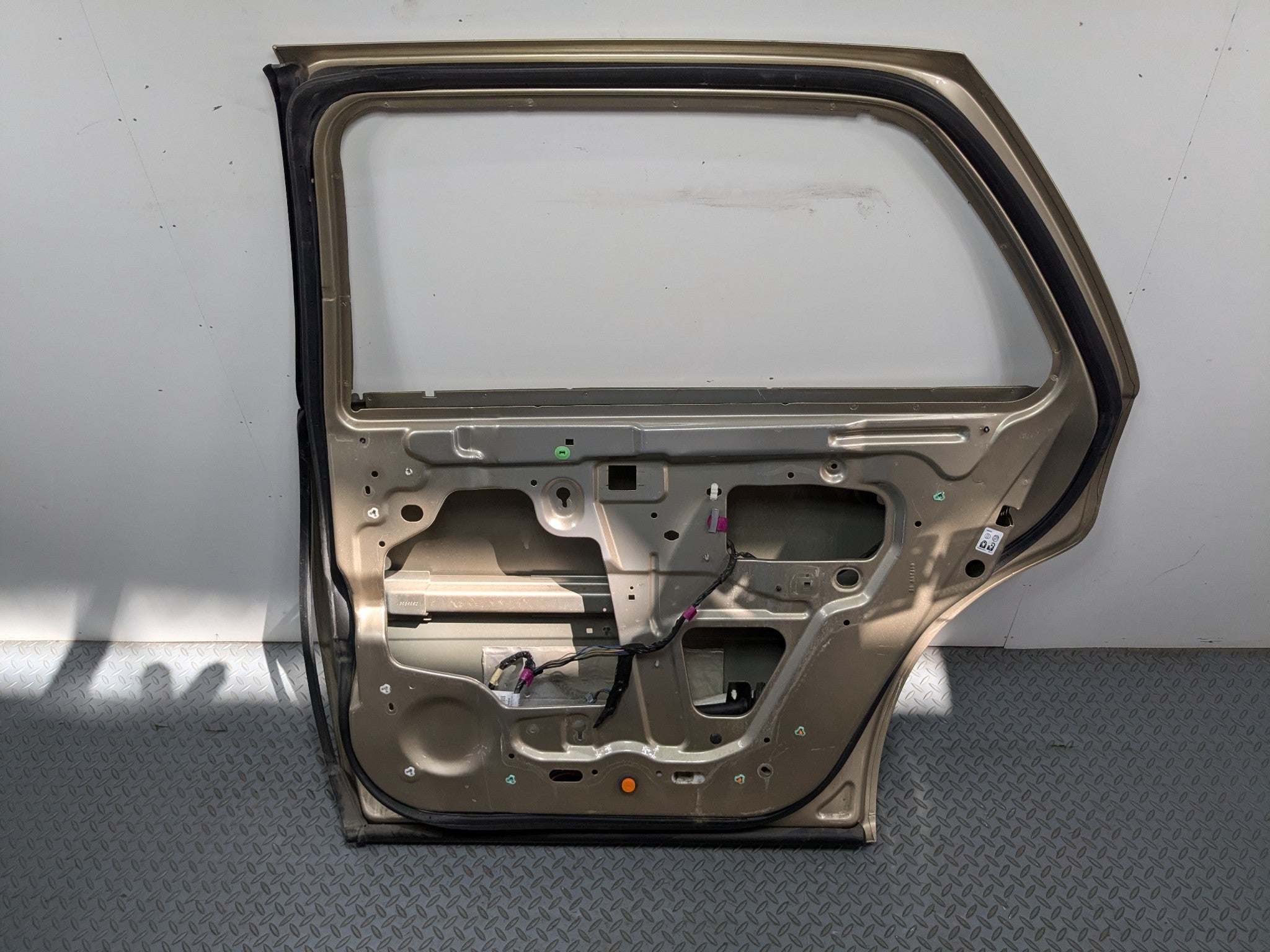 2000 - 2005 CADILLAC DEVILLE OEM DOOR SHELL PANEL LIGHT CASHMERE REAR RIGHT SIDE