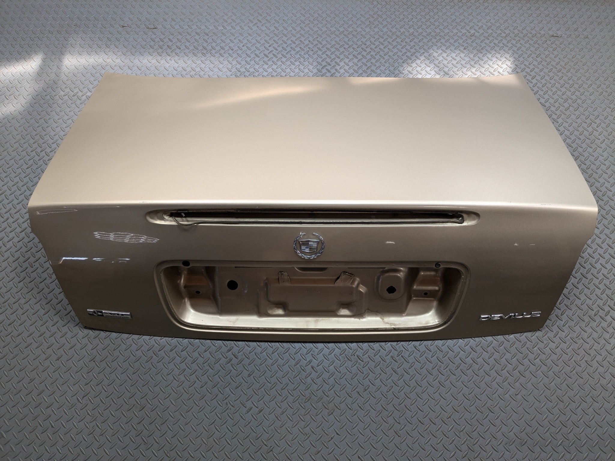 2000 - 2005 CADILLAC DEVILLE OEM REAR TRUNK DECK LID SHELL COVER PANEL ASSEMBLY