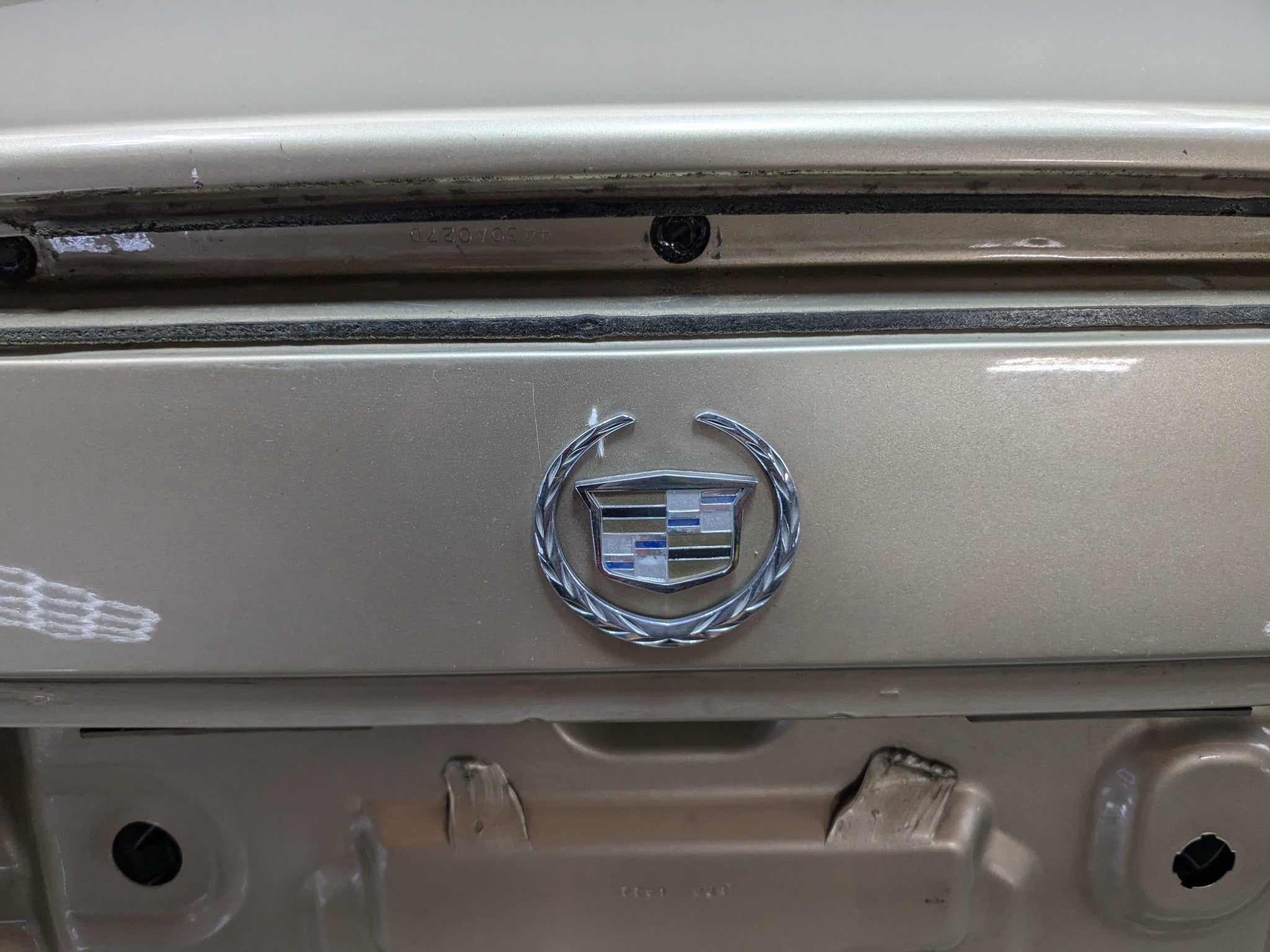 2000 - 2005 CADILLAC DEVILLE OEM REAR TRUNK DECK LID SHELL COVER PANEL ASSEMBLY