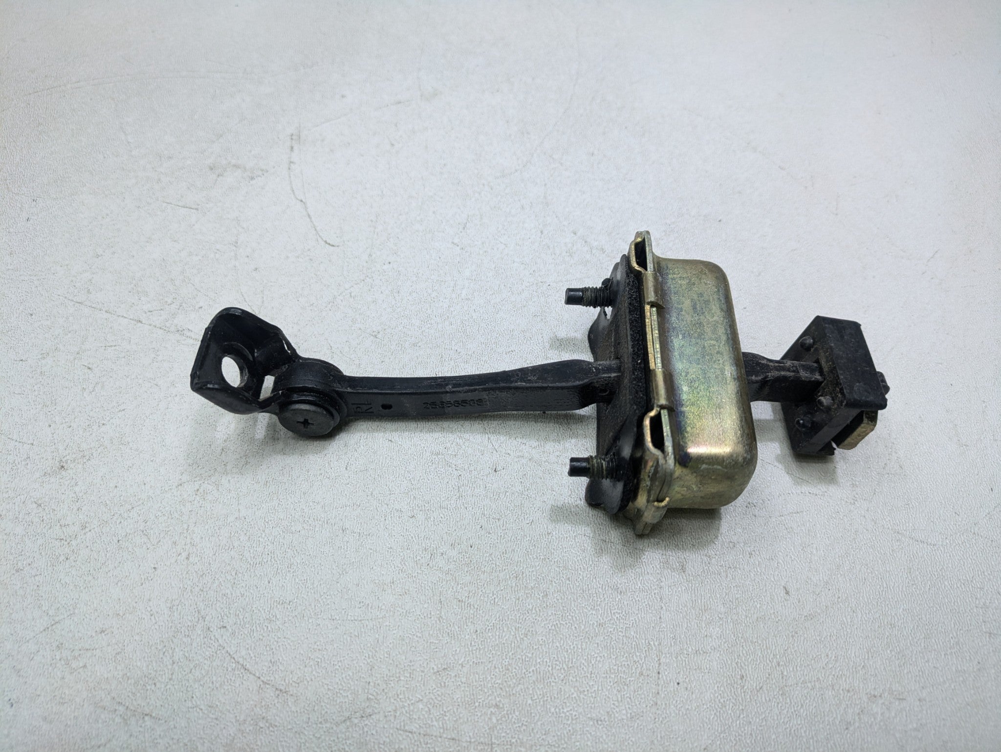 00 - 05 CADILLAC DEVILLE OEM DOOR CHECK STRAP STOPPER REAR RIGHT PASSENGER SIDE