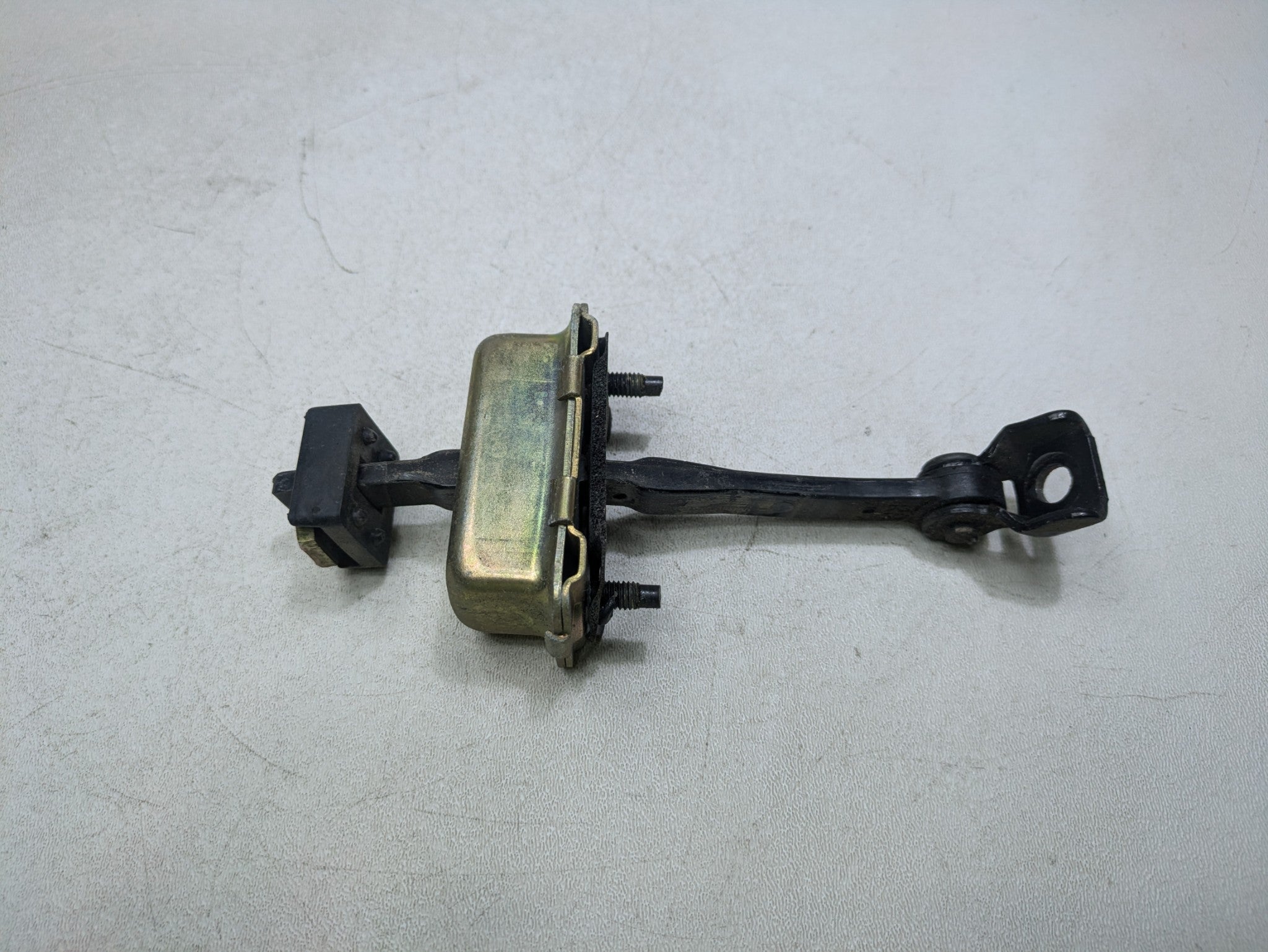 00 - 05 CADILLAC DEVILLE OEM DOOR CHECK STRAP STOPPER REAR RIGHT PASSENGER SIDE