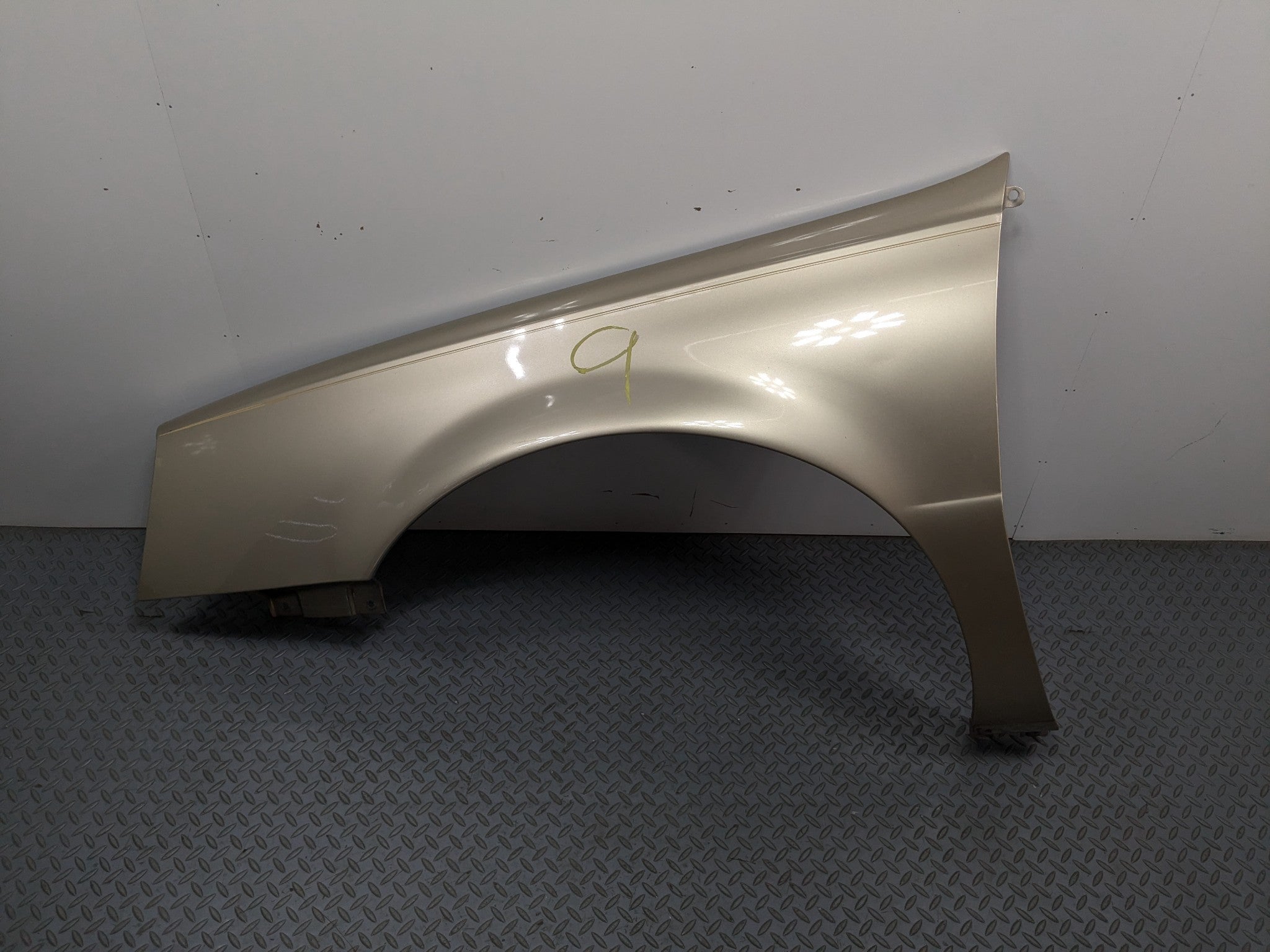 00 - 05 CADILLAC DEVILLE OEM FENDER COVER PANEL LIGHT CASHMERE FRONT LEFT SIDE