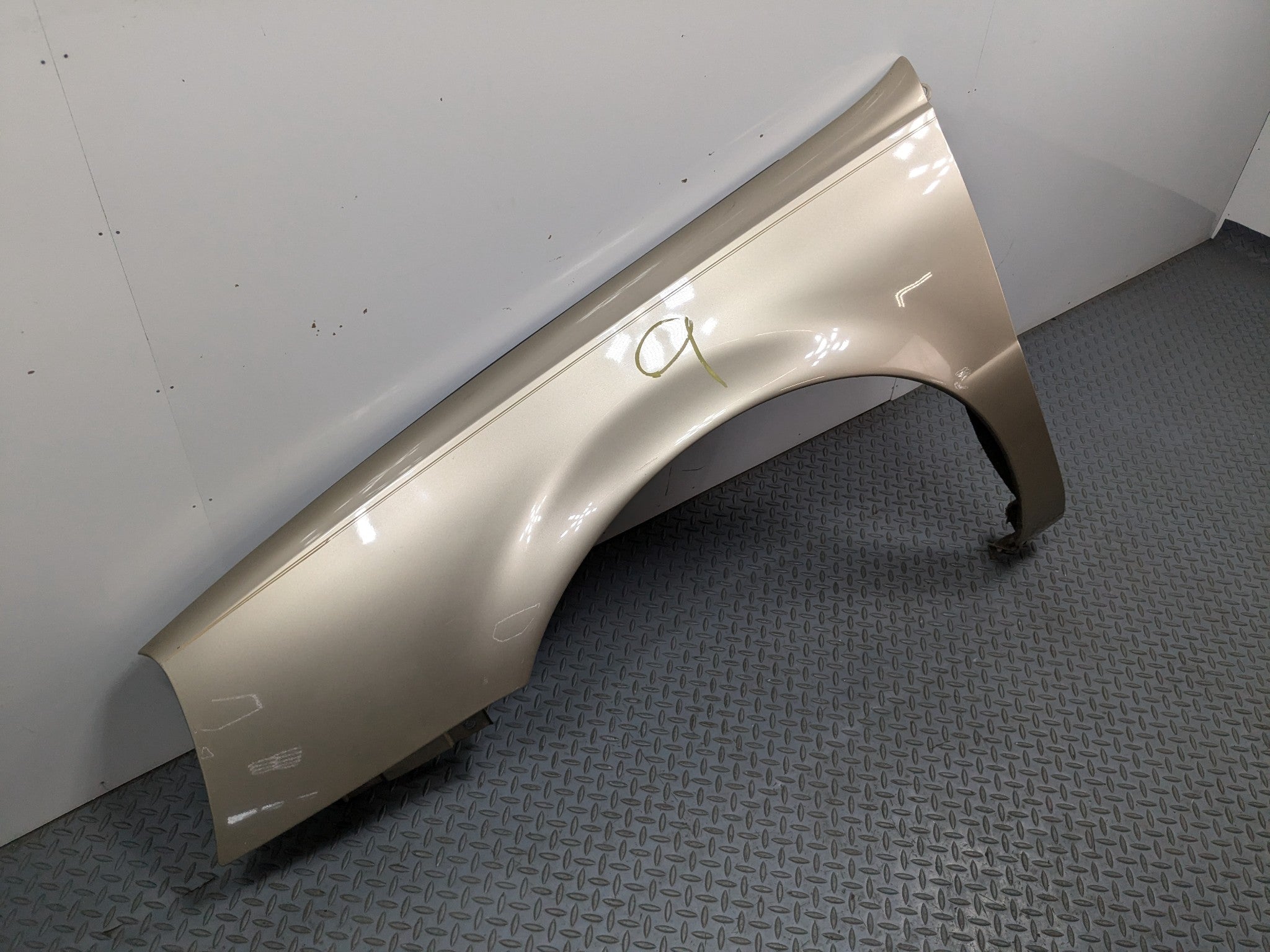 00 - 05 CADILLAC DEVILLE OEM FENDER COVER PANEL LIGHT CASHMERE FRONT LEFT SIDE