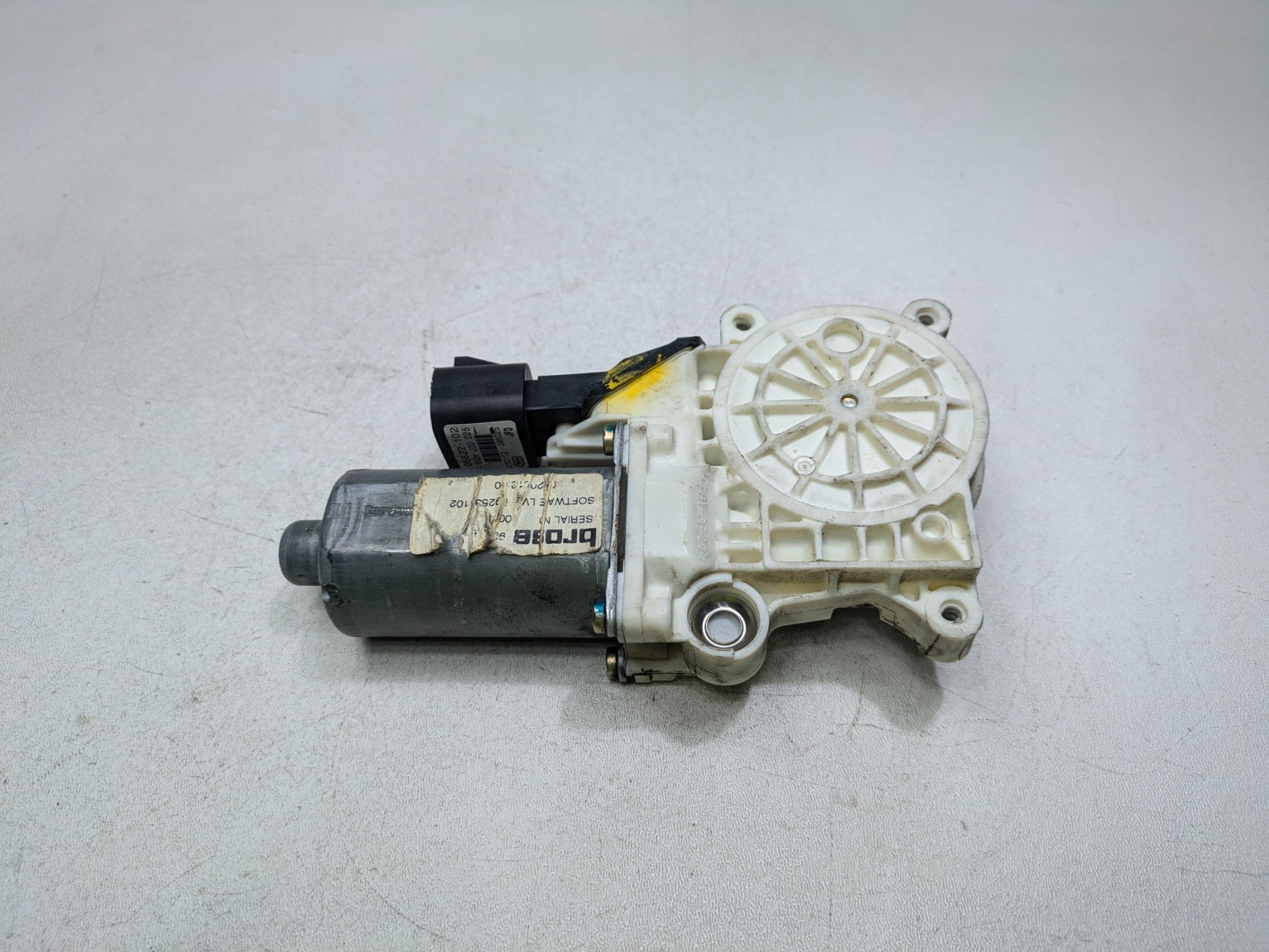 2000 - 2005 CADILLAC DEVILLE OEM POWER WINDOW MOTOR ASSEMBLY FRONT RIGHT SIDE