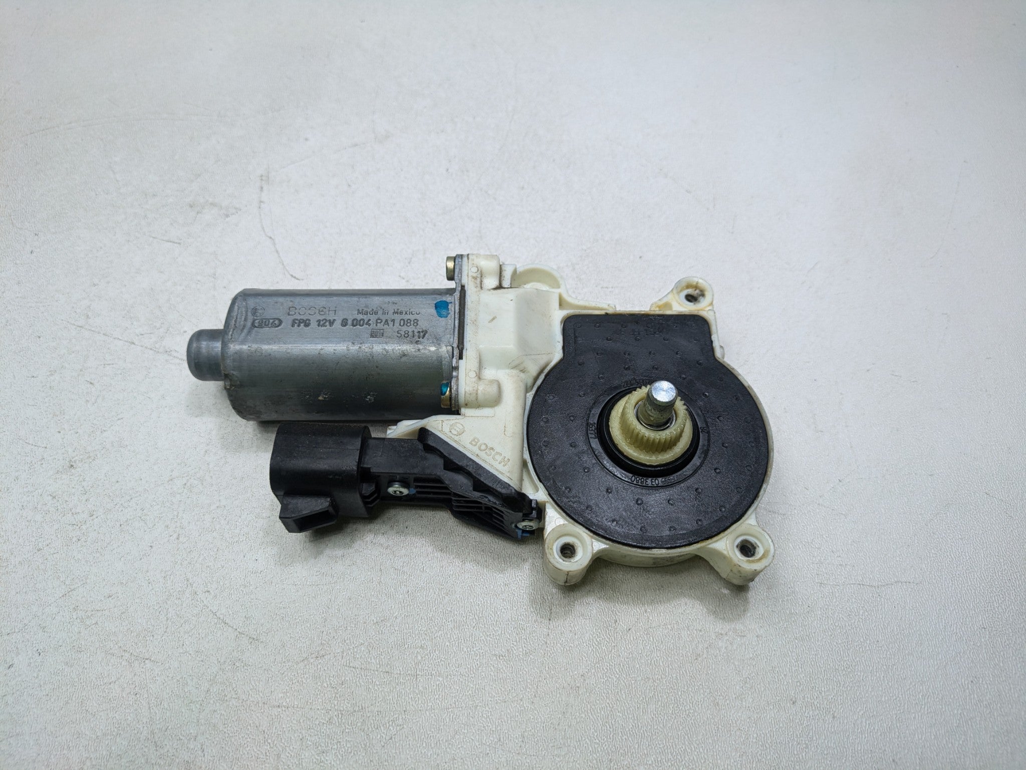 2000 - 2005 CADILLAC DEVILLE OEM POWER WINDOW MOTOR ASSEMBLY FRONT RIGHT SIDE
