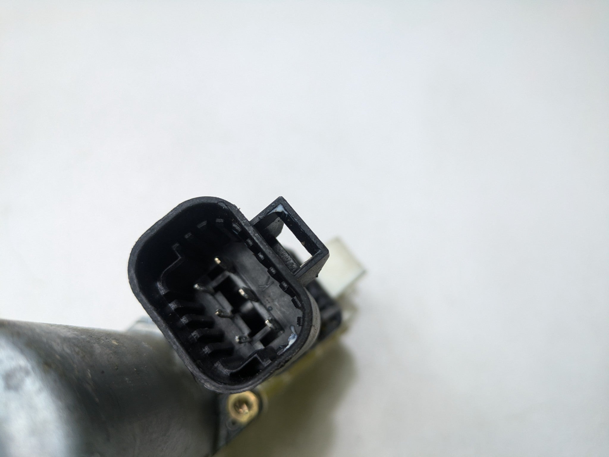 2000 - 2005 CADILLAC DEVILLE OEM POWER WINDOW MOTOR ASSEMBLY FRONT RIGHT SIDE