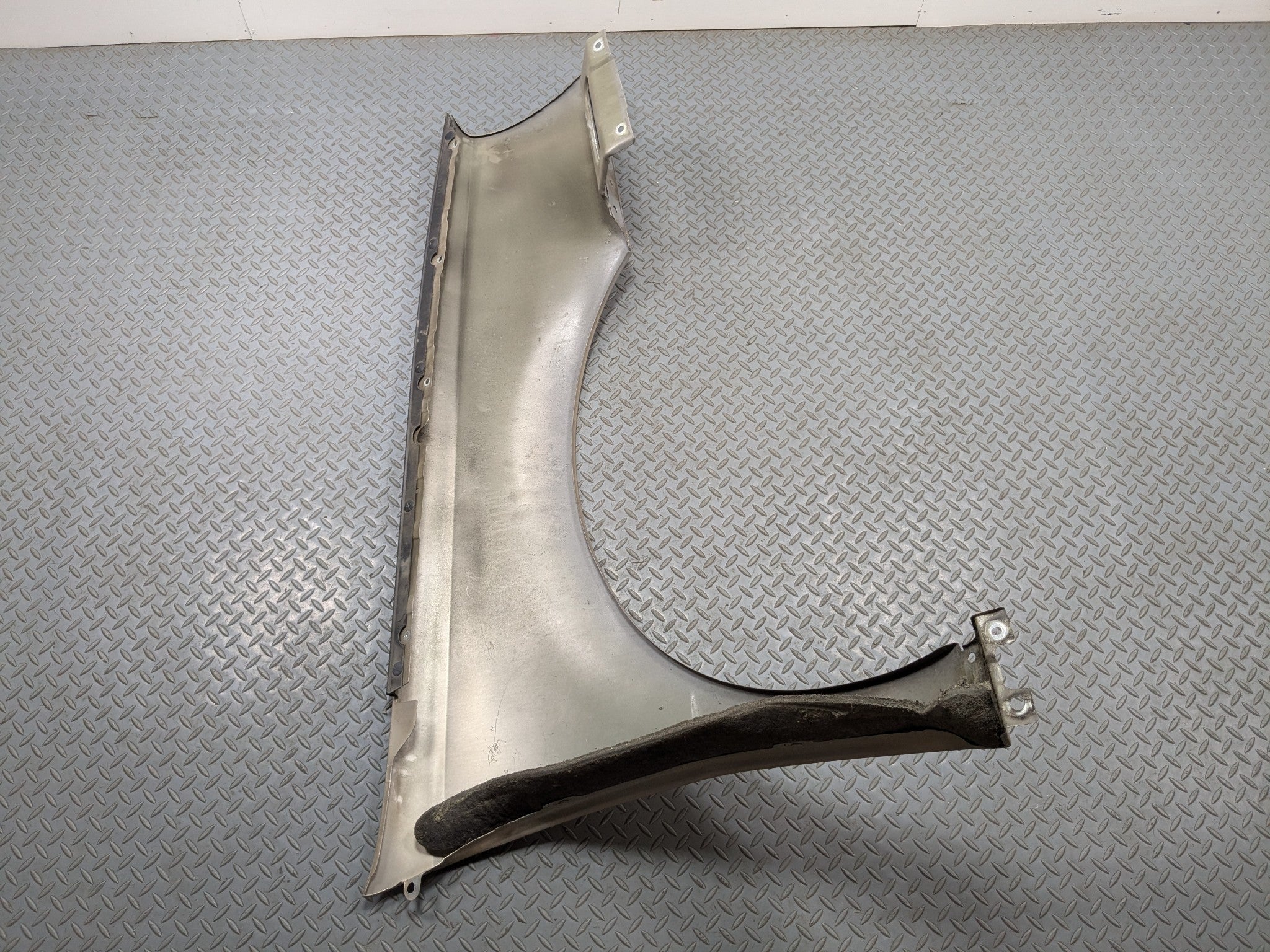 00 - 05 CADILLAC DEVILLE OEM FENDER COVER PANEL LIGHT CASHMERE FRONT LEFT SIDE