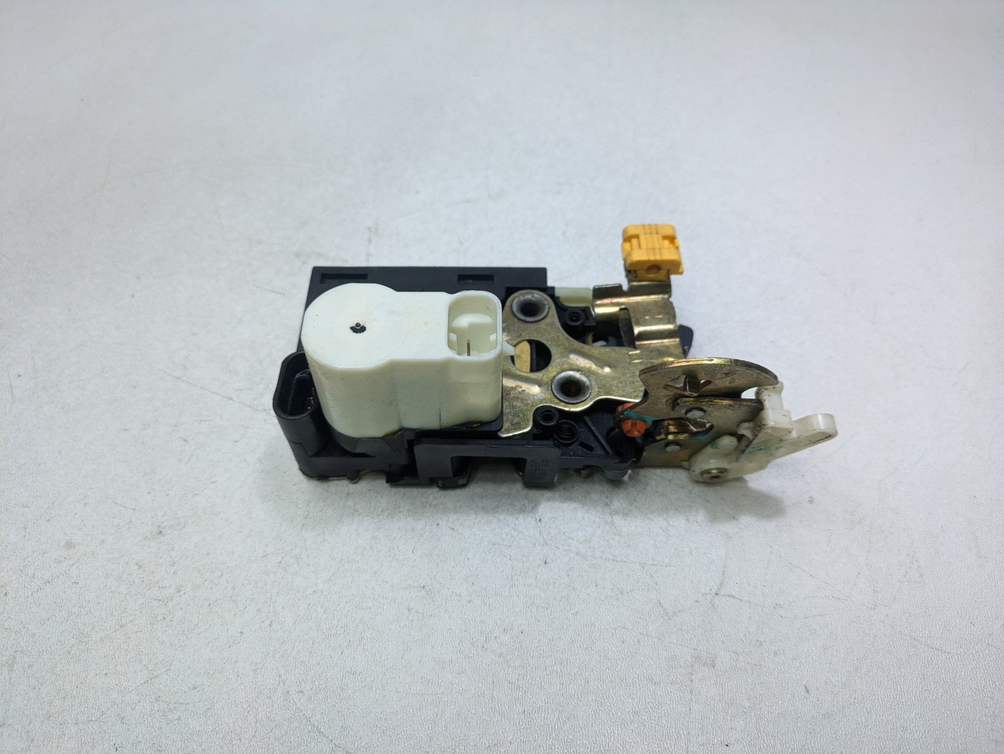 2000 - 2005 CADILLAC DEVILLE OEM DOOR LATCH LOCK ACTUATOR REAR LEFT DRIVER SIDE