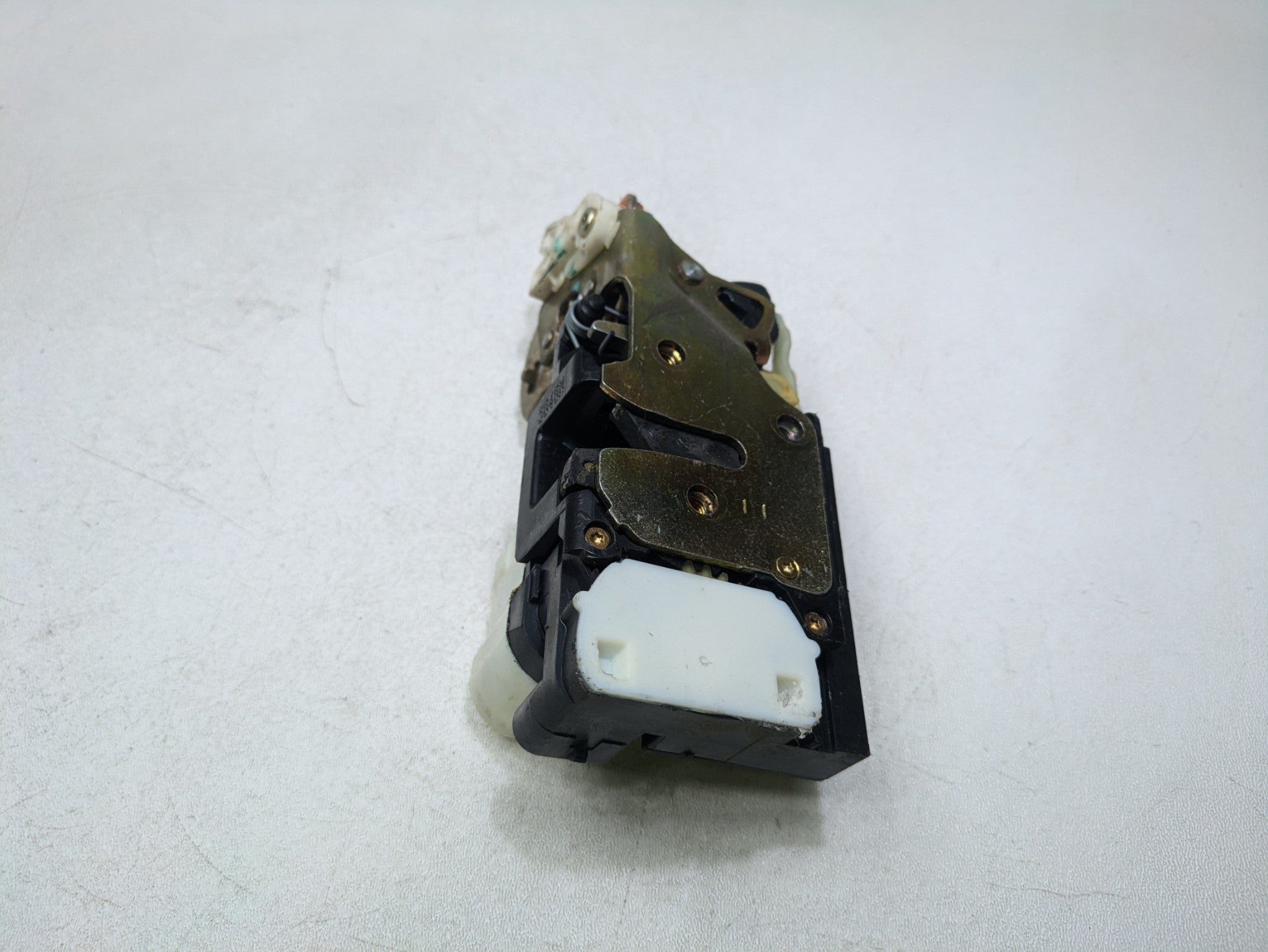 2000 - 2005 CADILLAC DEVILLE OEM DOOR LATCH LOCK ACTUATOR REAR LEFT DRIVER SIDE