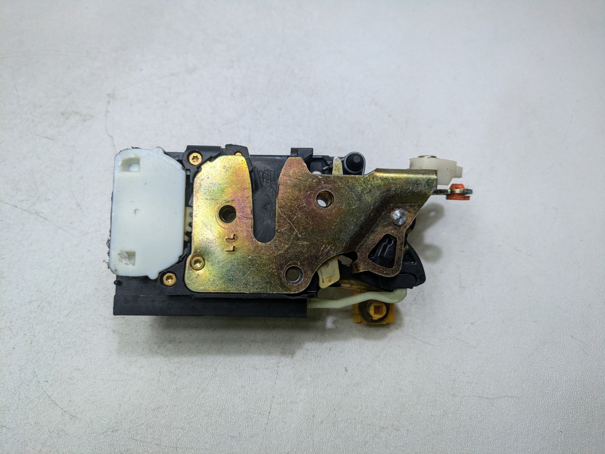2000 - 2005 CADILLAC DEVILLE OEM DOOR LATCH LOCK ACTUATOR REAR LEFT DRIVER SIDE