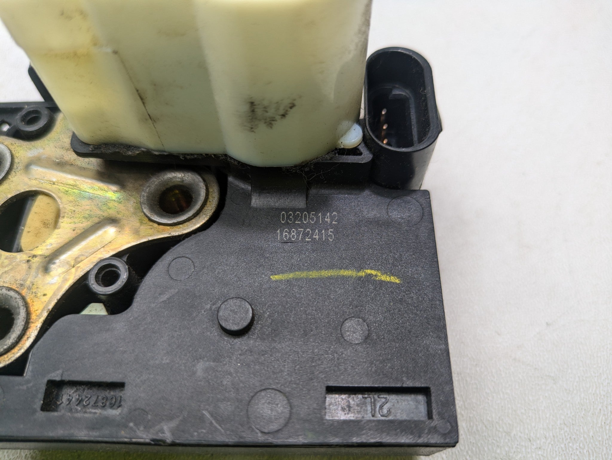 2000 - 2005 CADILLAC DEVILLE OEM DOOR LATCH LOCK ACTUATOR REAR LEFT DRIVER SIDE