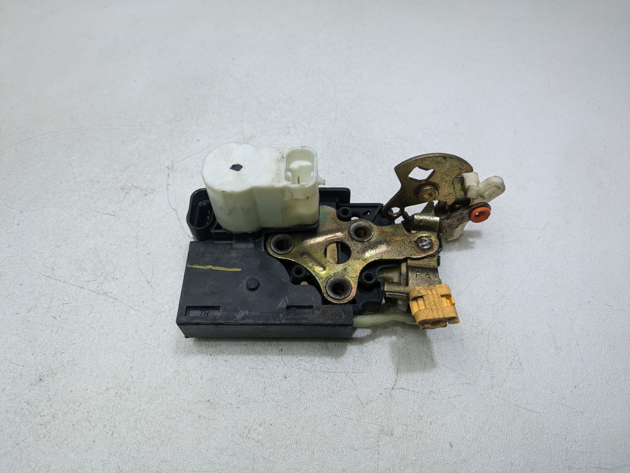 00 - 05 CADILLAC DEVILLE OEM DOOR LATCH LOCK ACTUATOR RAER RIGHT PASSENGER SIDE