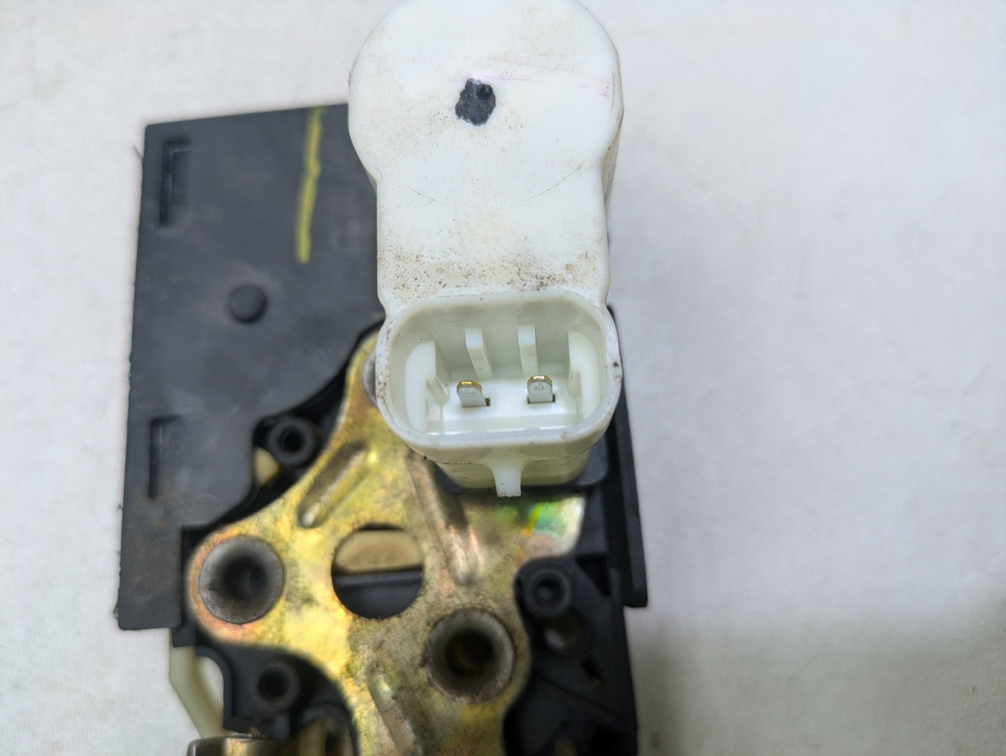 00 - 05 CADILLAC DEVILLE OEM DOOR LATCH LOCK ACTUATOR RAER RIGHT PASSENGER SIDE