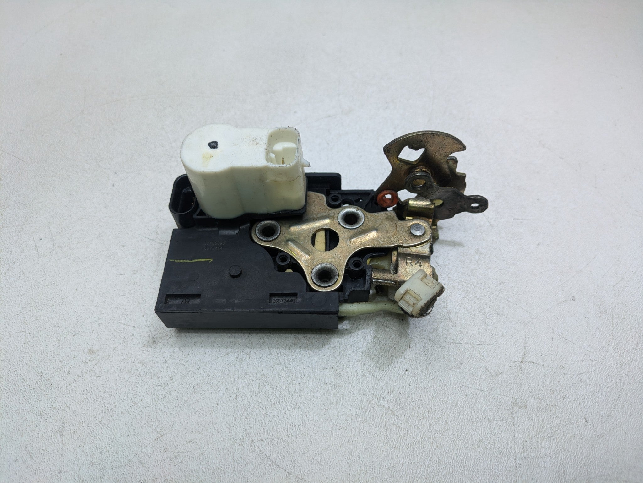 00 - 05 CADILLAC DEVILLE OEM DOOR LATCH LOCK ACTUATOR FRONT RIGHT PASSENGER SIDE
