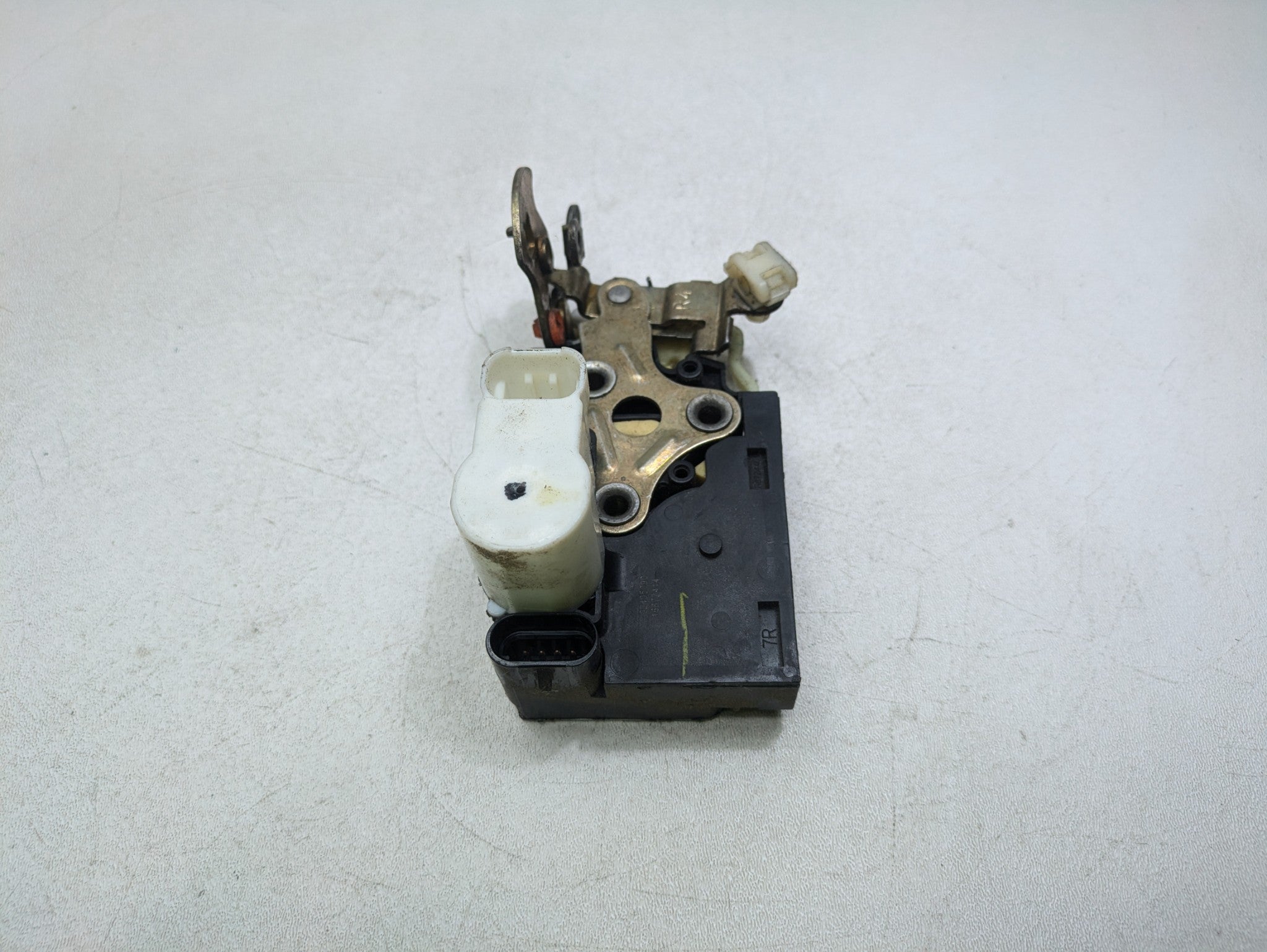 00 - 05 CADILLAC DEVILLE OEM DOOR LATCH LOCK ACTUATOR FRONT RIGHT PASSENGER SIDE