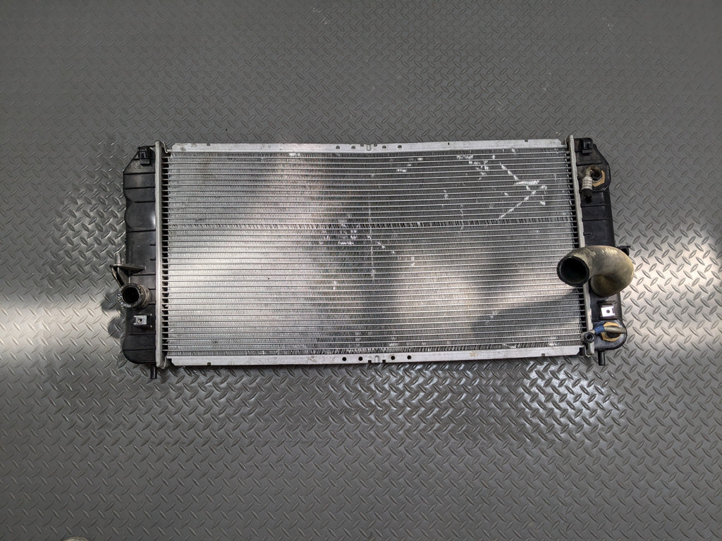 2000 - 2005 CADILLAC DEVILLE OEM ENGINE MOTOR COOLING RADIATOR ASSEMBLY