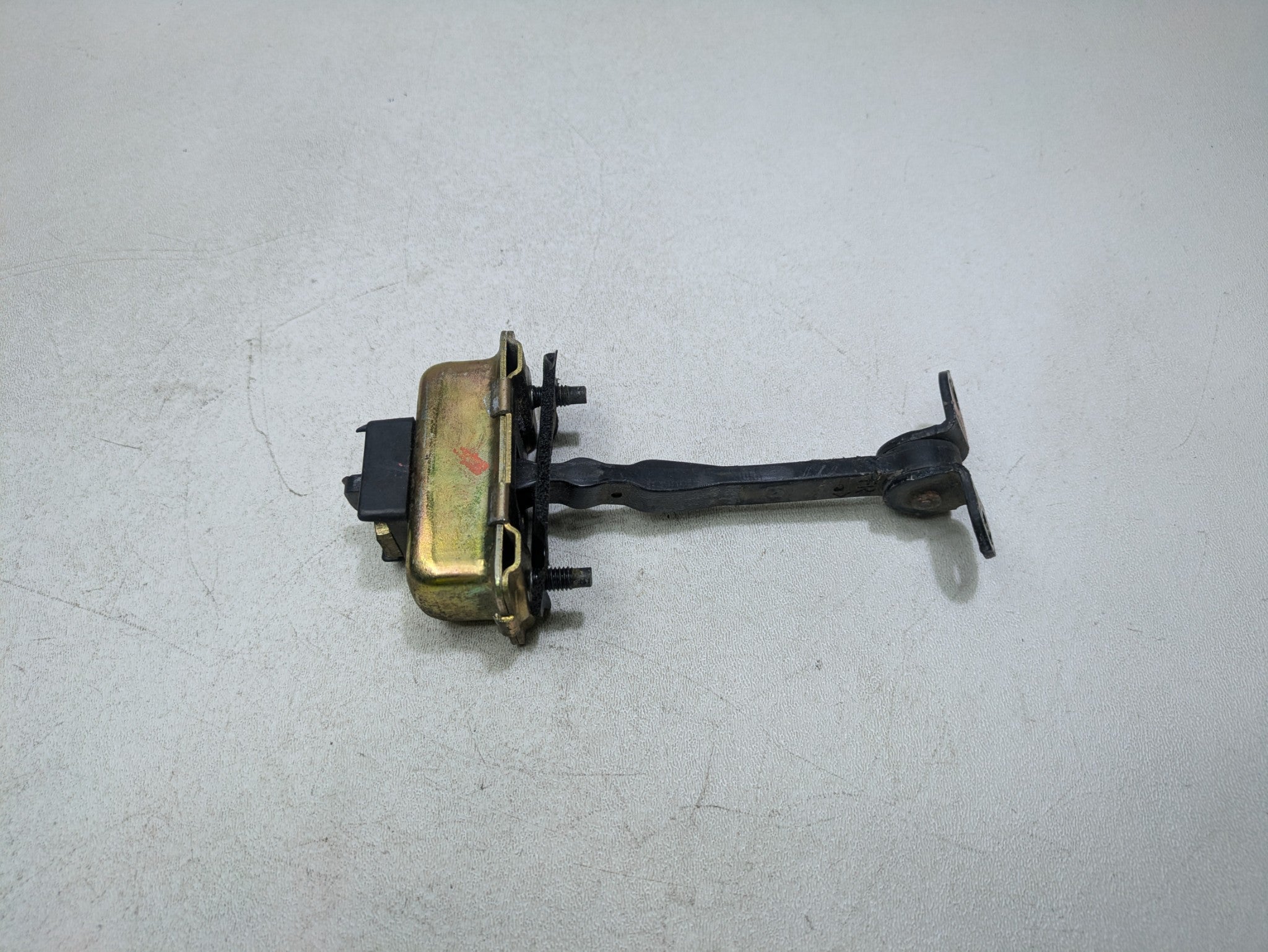00 - 05 CADILLAC DEVILLE OEM DOOR CHECK STRAP STOPPER FRONT RIGHT PASSENGER SIDE
