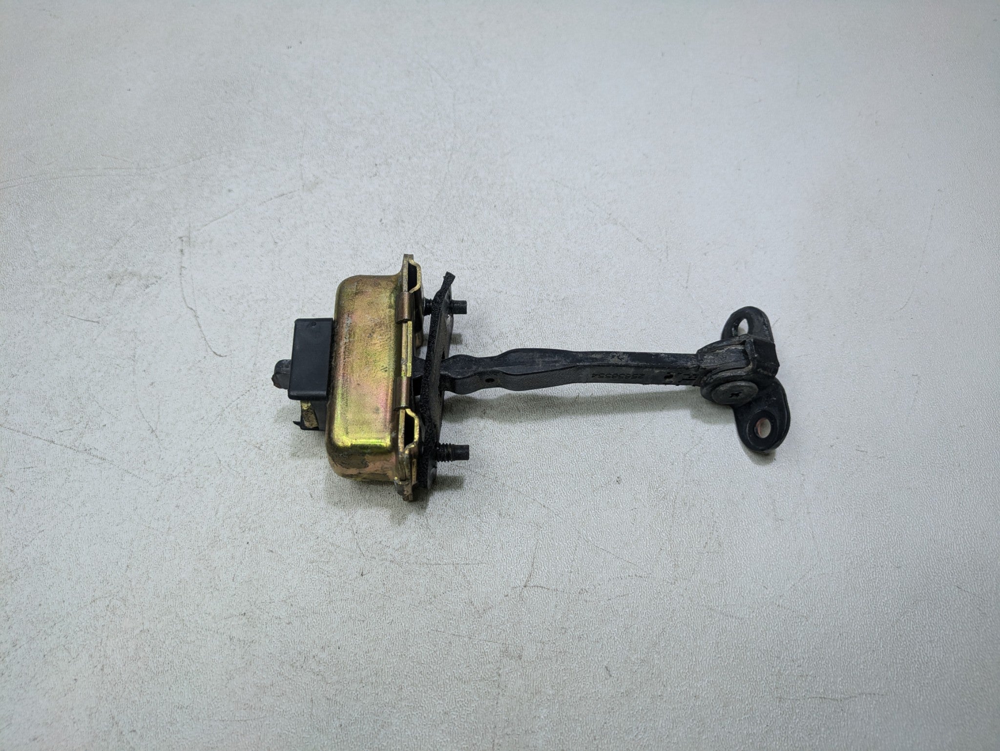 00 - 05 CADILLAC DEVILLE OEM DOOR CHECK STRAP STOPPER FRONT RIGHT PASSENGER SIDE