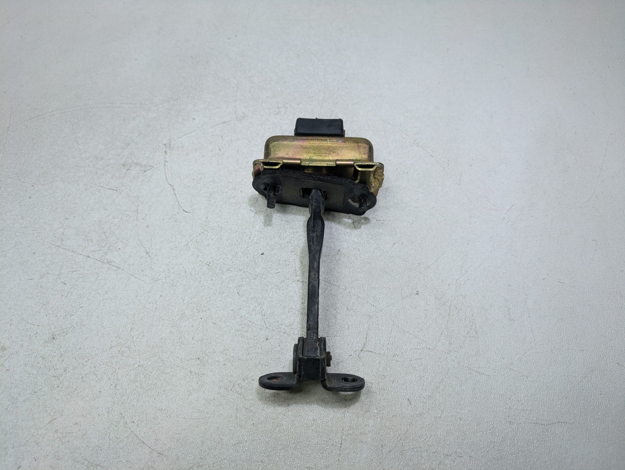 00 - 05 CADILLAC DEVILLE OEM DOOR CHECK STRAP STOPPER FRONT RIGHT PASSENGER SIDE
