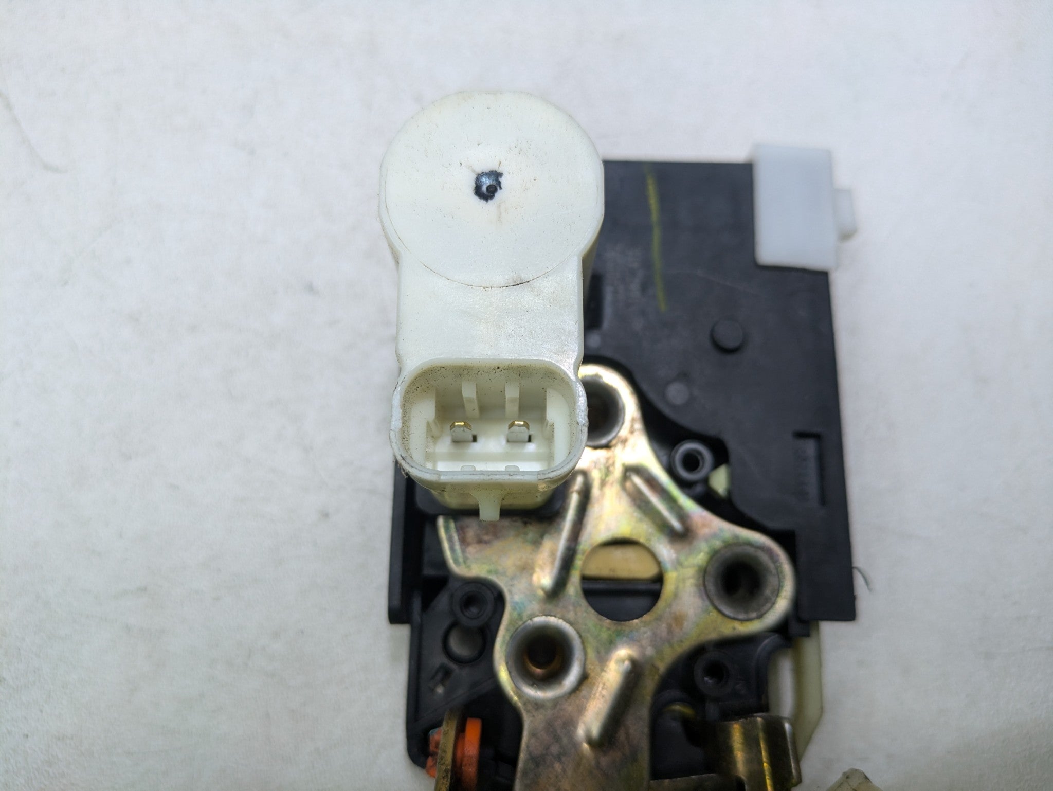 2000 - 2005 CADILLAC DEVILLE OEM DOOR LATCH LOCK ACTUATOR FRONT LEFT DRIVER SIDE