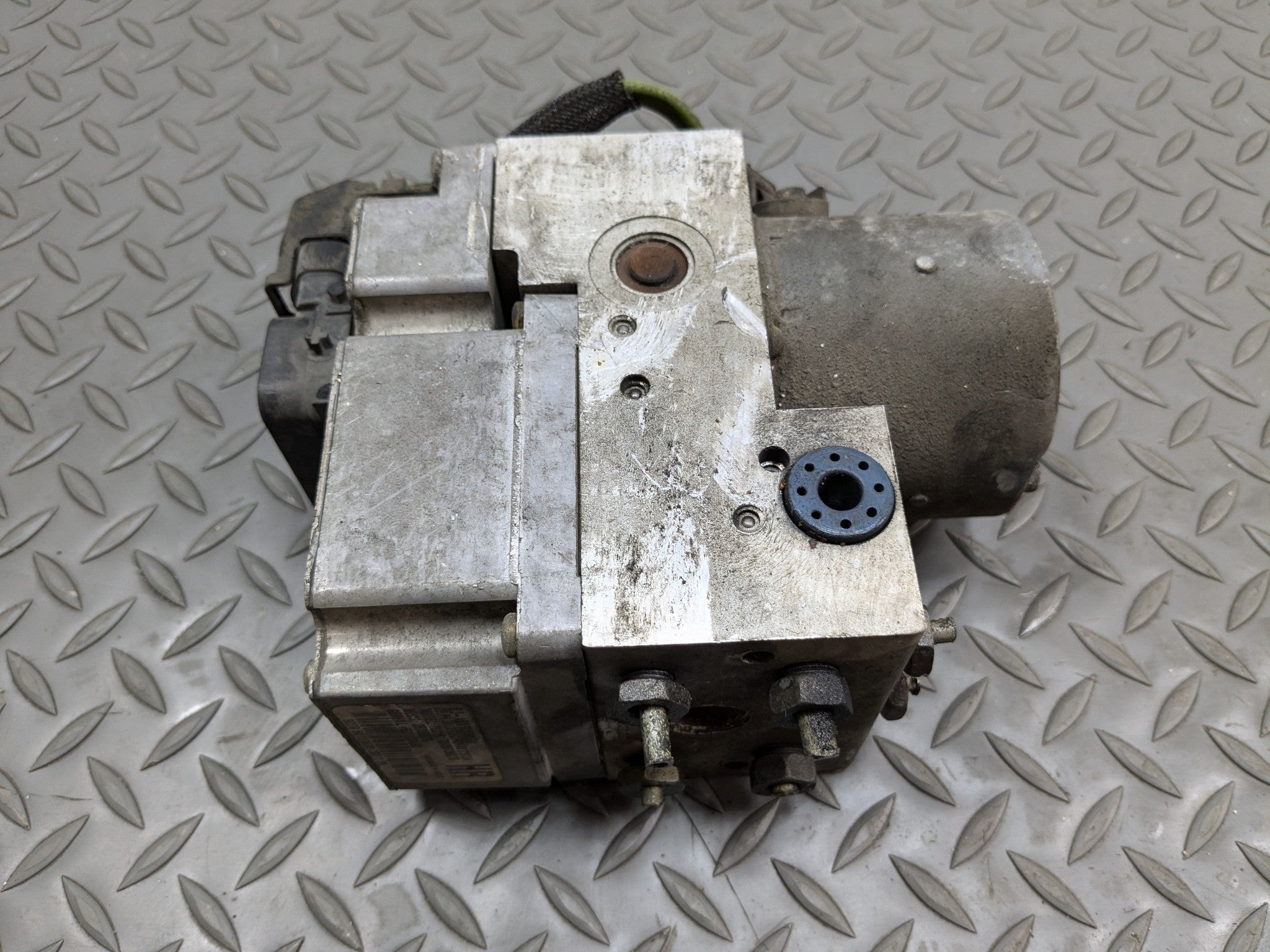 2000 - 2005 CADILLAC DEVILLE OEM ANTI LOCK BRAKE PARTS ASSEMBLY ABS PUMP MODULE