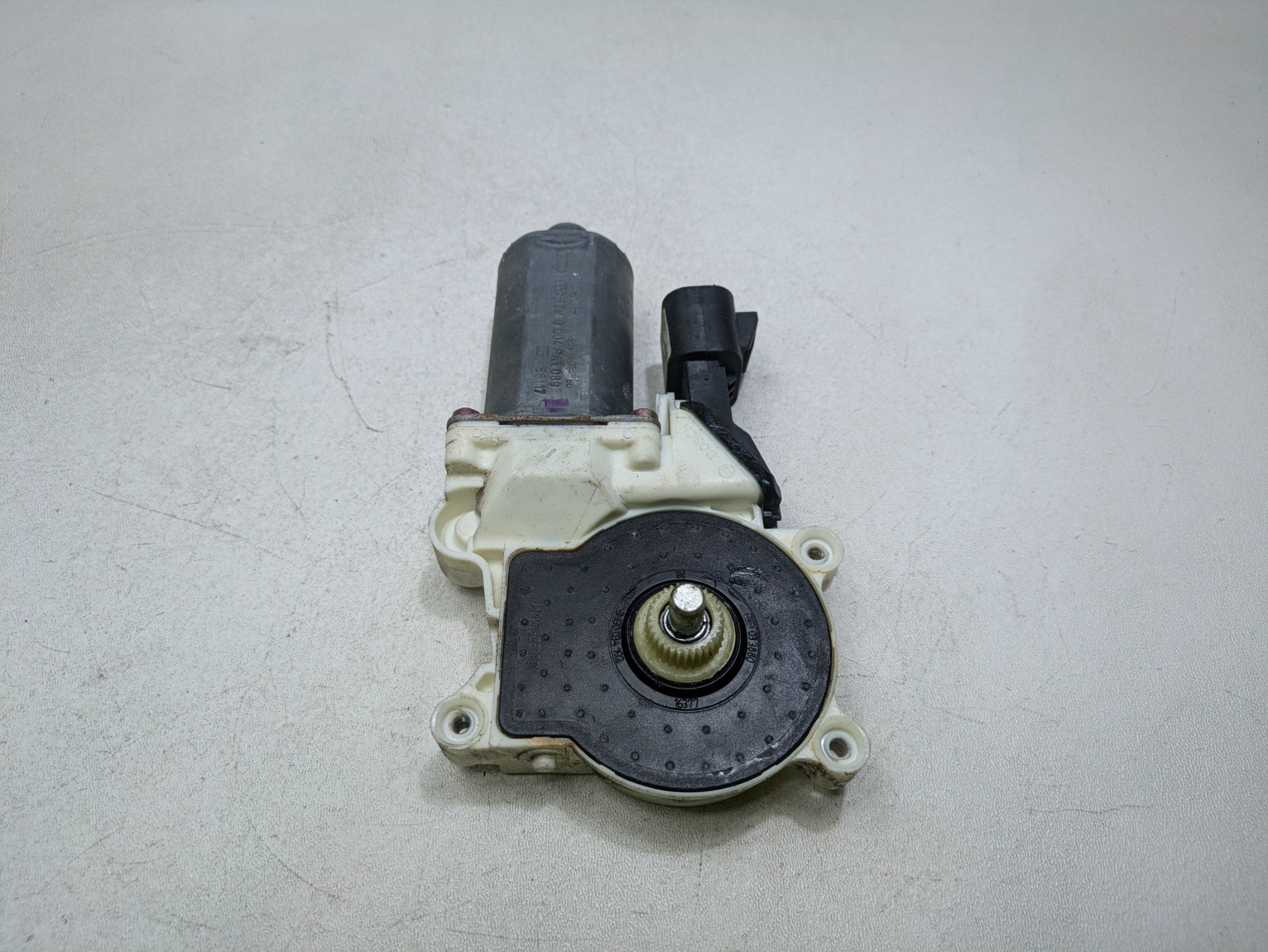 00 - 05 CADILLAC DEVILLE OEM POWER WINDOW MOTOR ASSEMBLY FRONT LEFT DRIVER SIDE