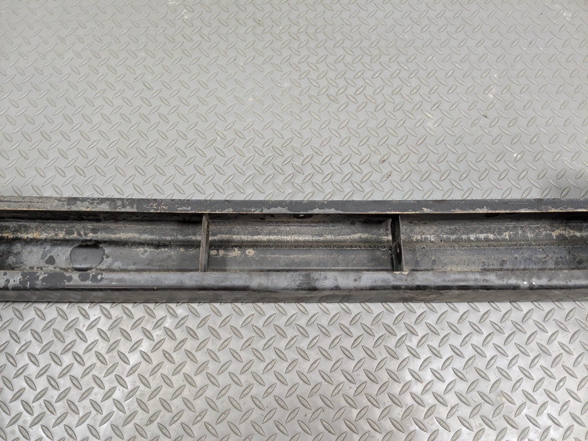 2000 - 2005 CADILLAC DEVILLE OEM REAR BUMPER REINFORCEMENT SUPPORT IMPACT BAR