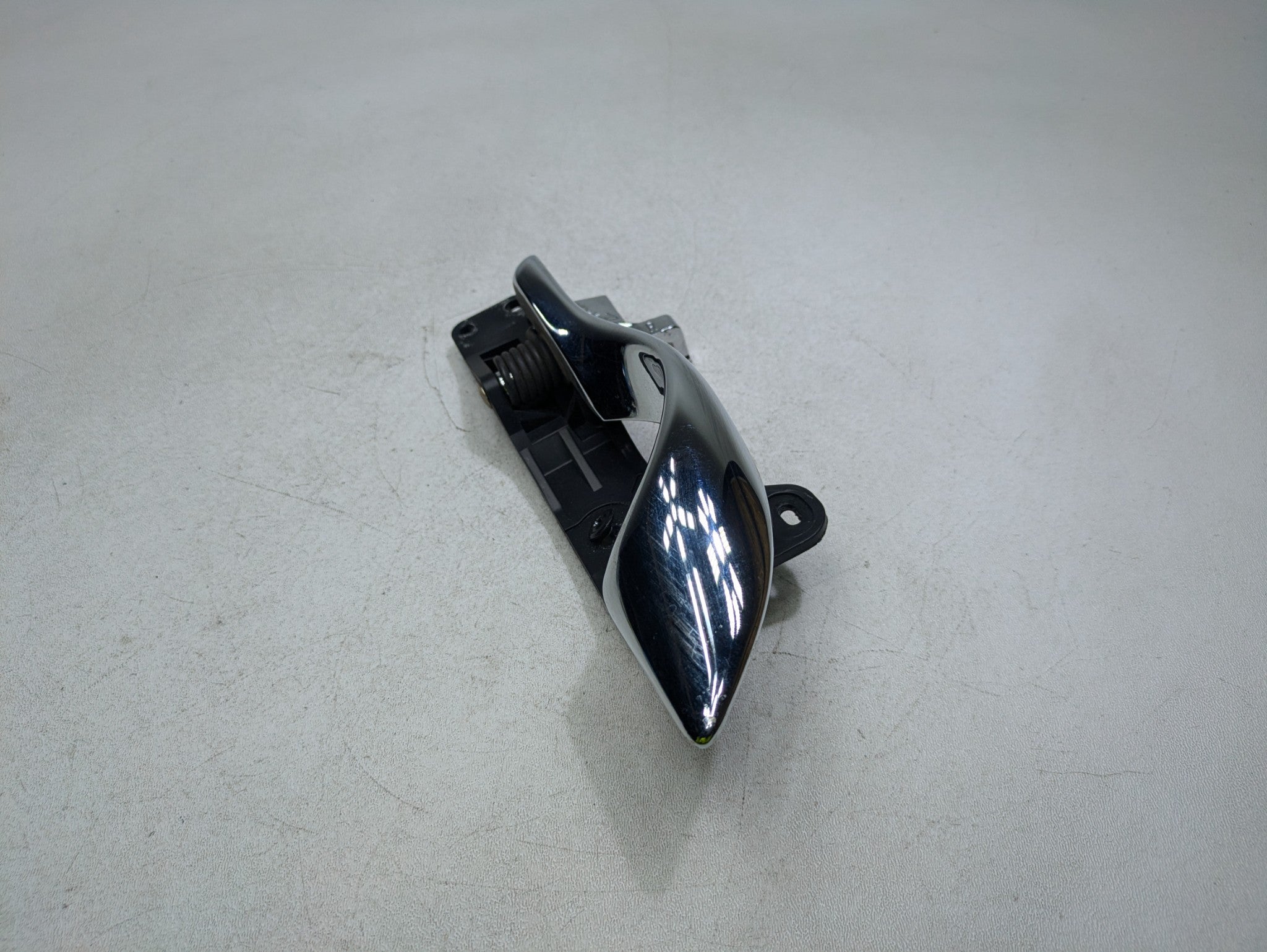 2000 - 2005 CADILLAC DEVILLE OEM INTERIOR INSIDE DOOR HANDLE REAR RIGHT SIDE