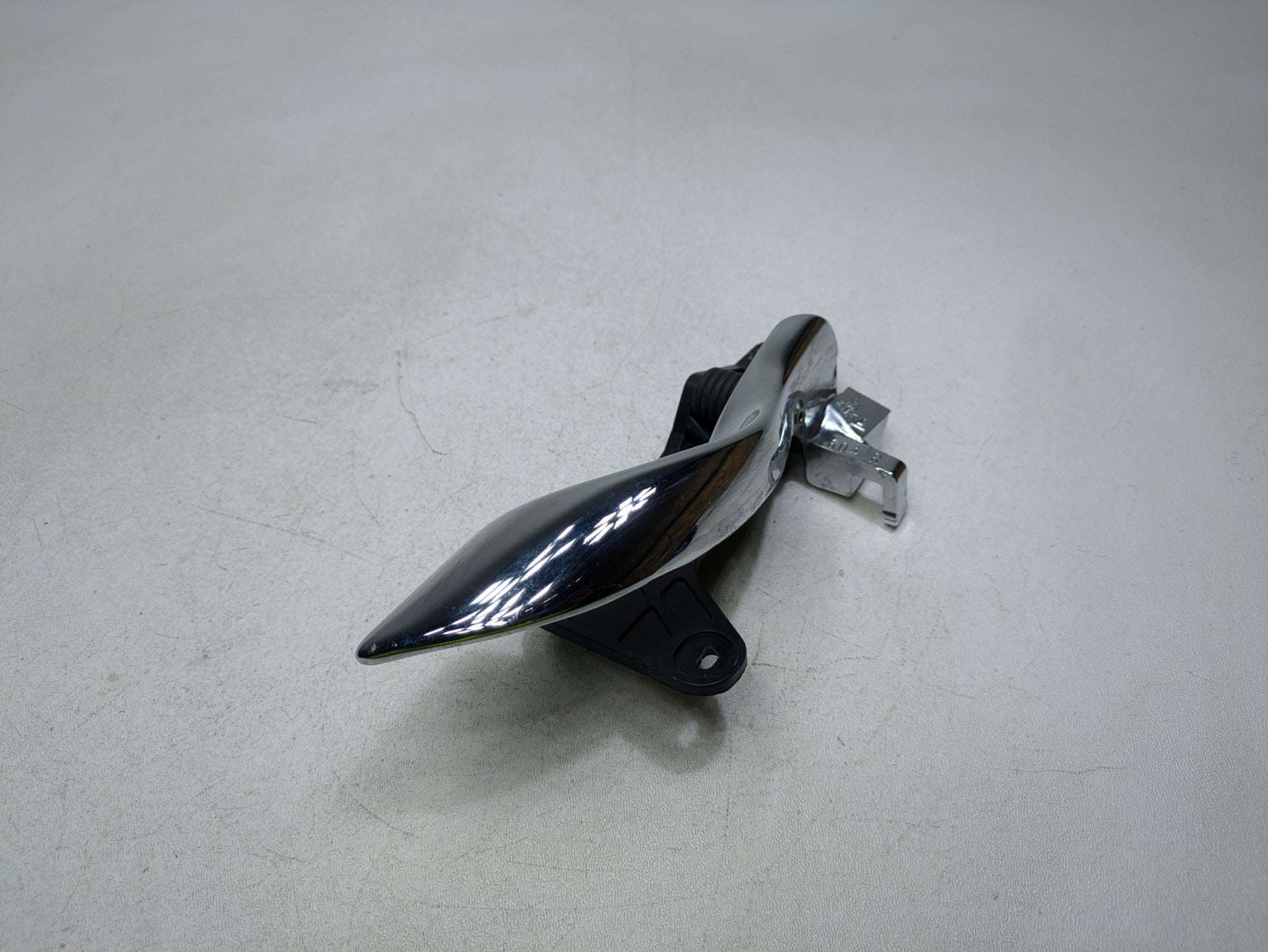 2000 - 2005 CADILLAC DEVILLE OEM INTERIOR INSIDE DOOR HANDLE REAR RIGHT SIDE