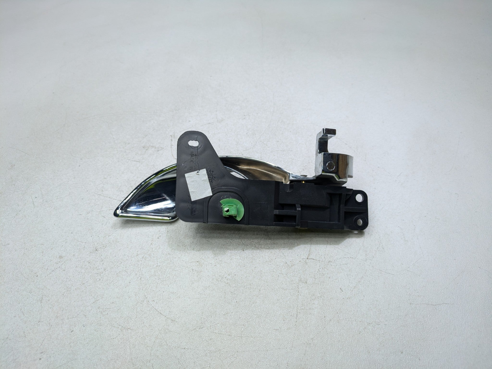 2000 - 2005 CADILLAC DEVILLE OEM INTERIOR INSIDE DOOR HANDLE REAR RIGHT SIDE
