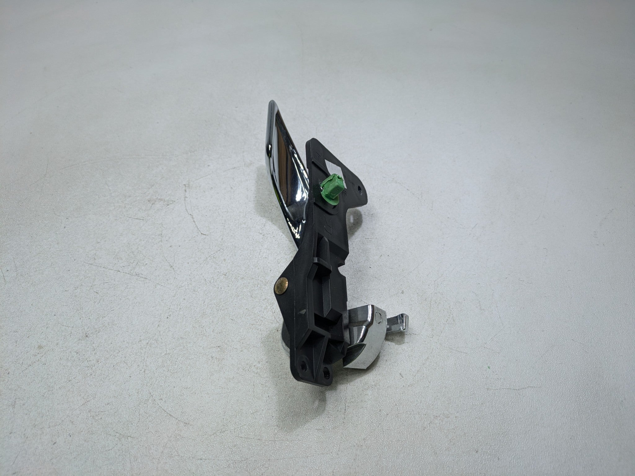 2000 - 2005 CADILLAC DEVILLE OEM INTERIOR INSIDE DOOR HANDLE REAR RIGHT SIDE