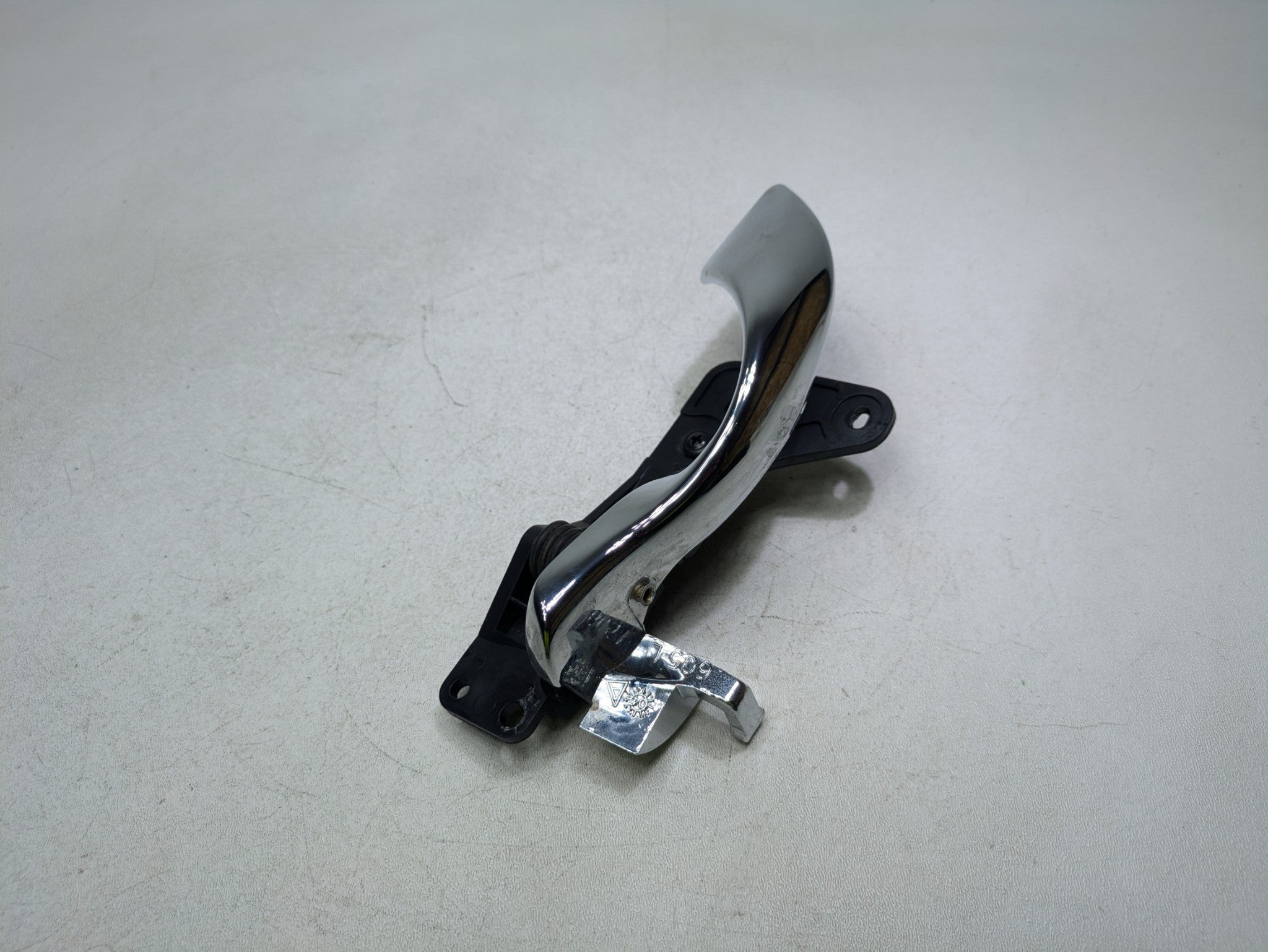00 - 05 CADILLAC DEVILLE OEM INTERIOR INSIDE DOOR HANDLE REAR LEFT DRIVER SIDE