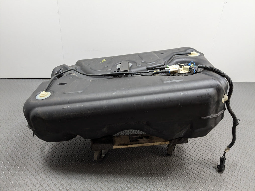 2000 - 2005 CADILLAC DEVILLE OEM GASOLINE GAS FUEL TANK RESERVOIR ASSEMBLY