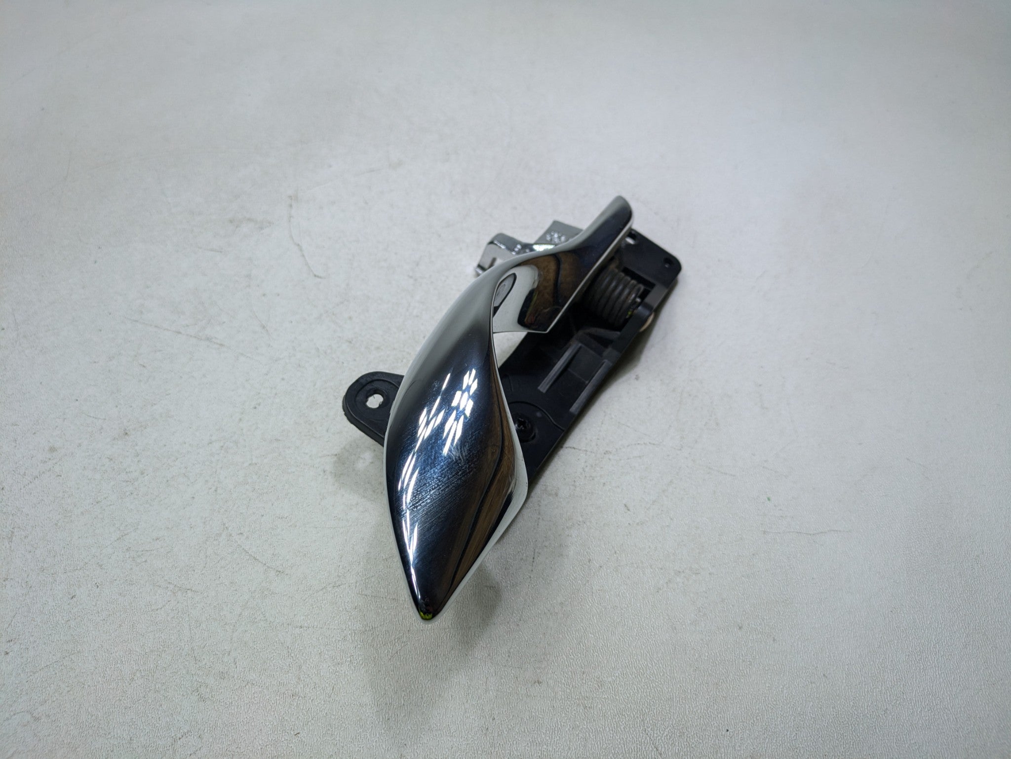 00 - 05 CADILLAC DEVILLE OEM INTERIOR INSIDE DOOR HANDLE REAR LEFT DRIVER SIDE