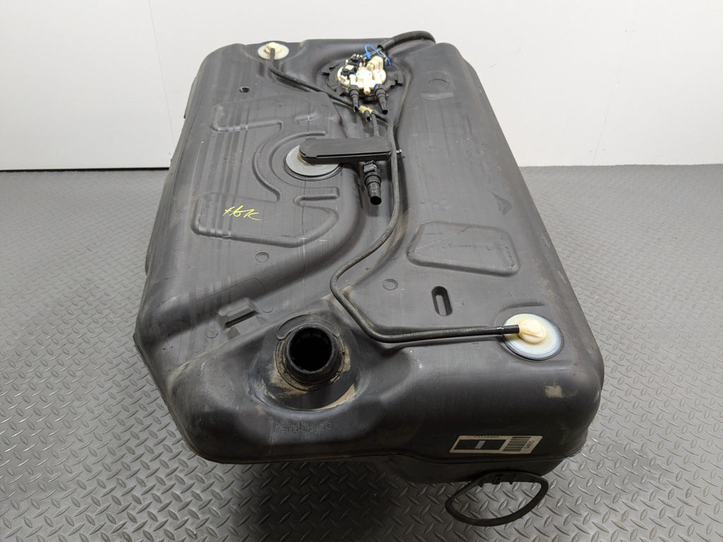 2000 - 2005 CADILLAC DEVILLE OEM GASOLINE GAS FUEL TANK RESERVOIR ASSEMBLY