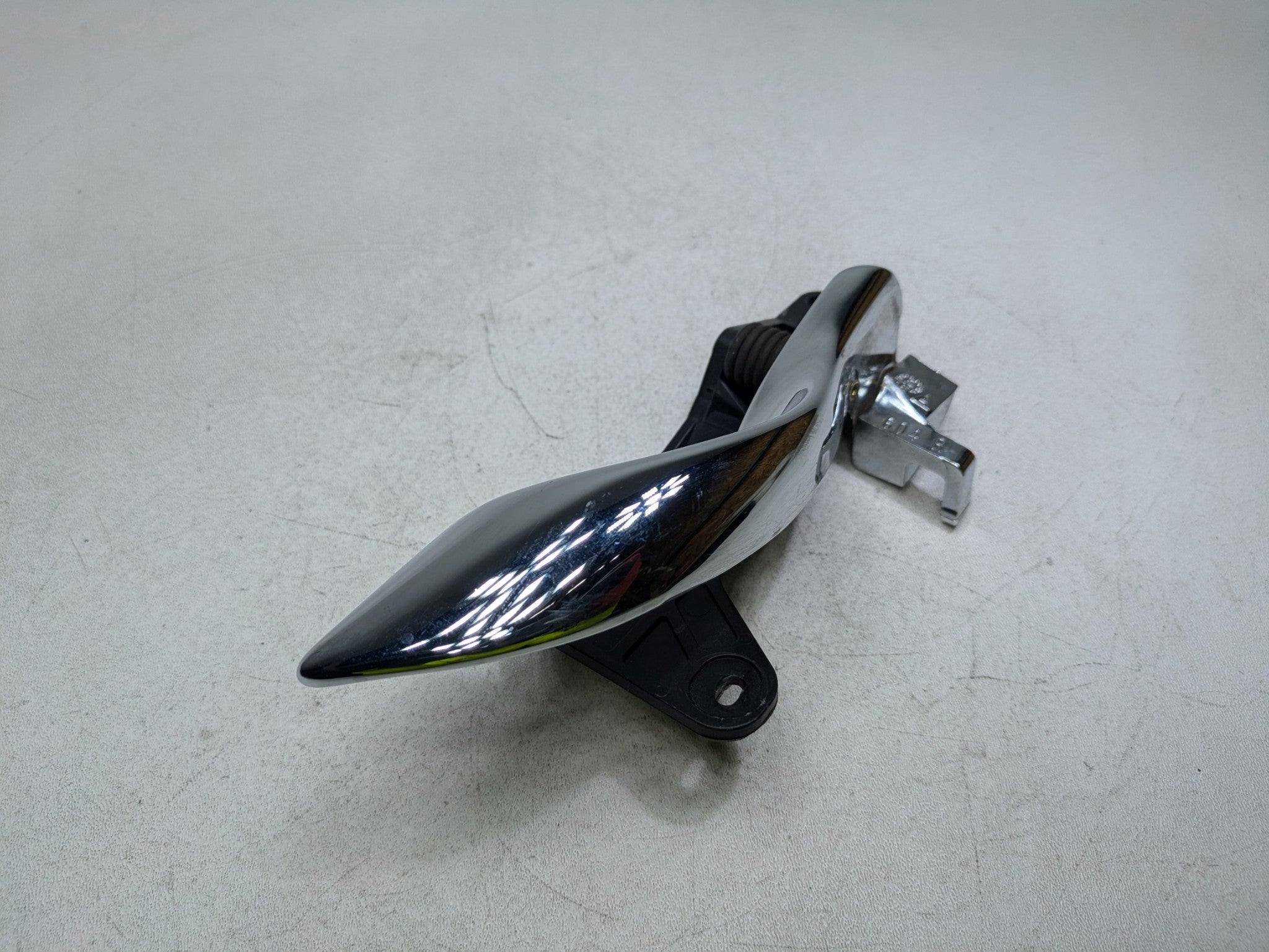 2000 - 2005 CADILLAC DEVILLE OEM INTERIOR INSIDE DOOR HANDLE FRONT RIGHT SIDE