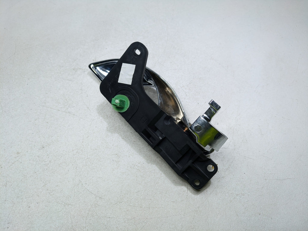 2000 - 2005 CADILLAC DEVILLE OEM INTERIOR INSIDE DOOR HANDLE FRONT RIGHT SIDE