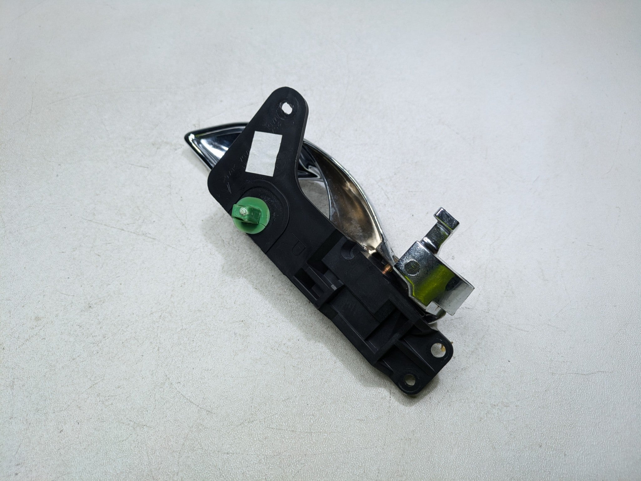 2000 - 2005 CADILLAC DEVILLE OEM INTERIOR INSIDE DOOR HANDLE FRONT RIGHT SIDE