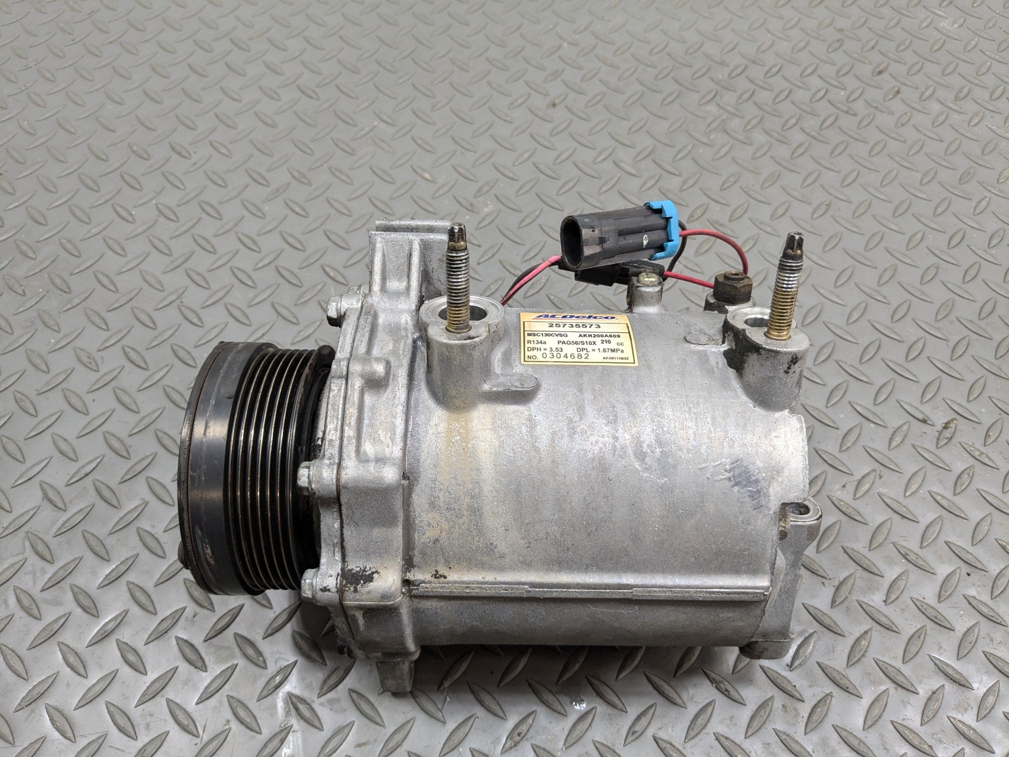 2000 - 2005 CADILLAC DEVILLE OEM AC AIR CONDITIONING AIR COMPRESSOR PUMP UNIT
